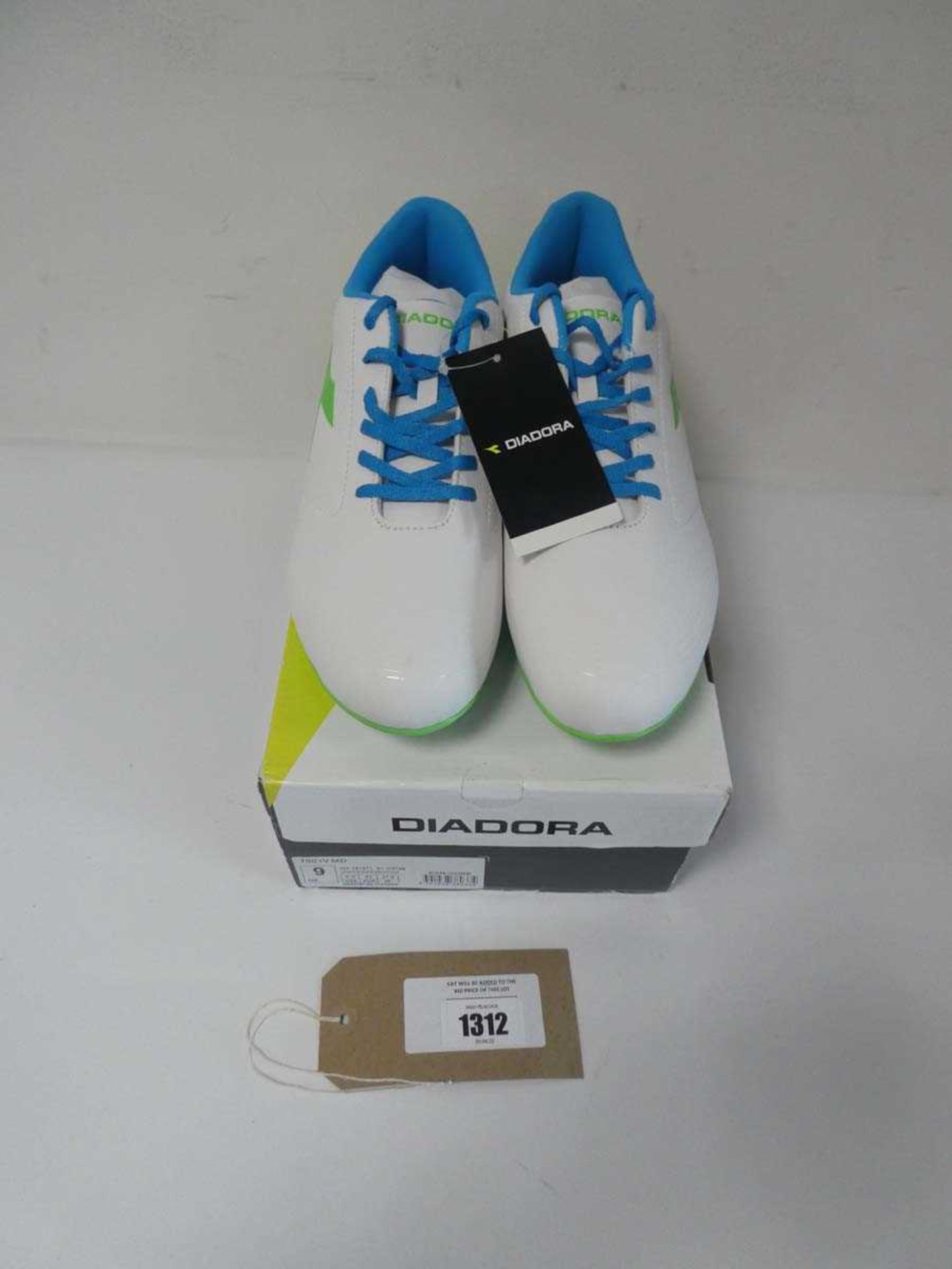 +VAT Diadora shoes in white/green size UK9 (boxed)