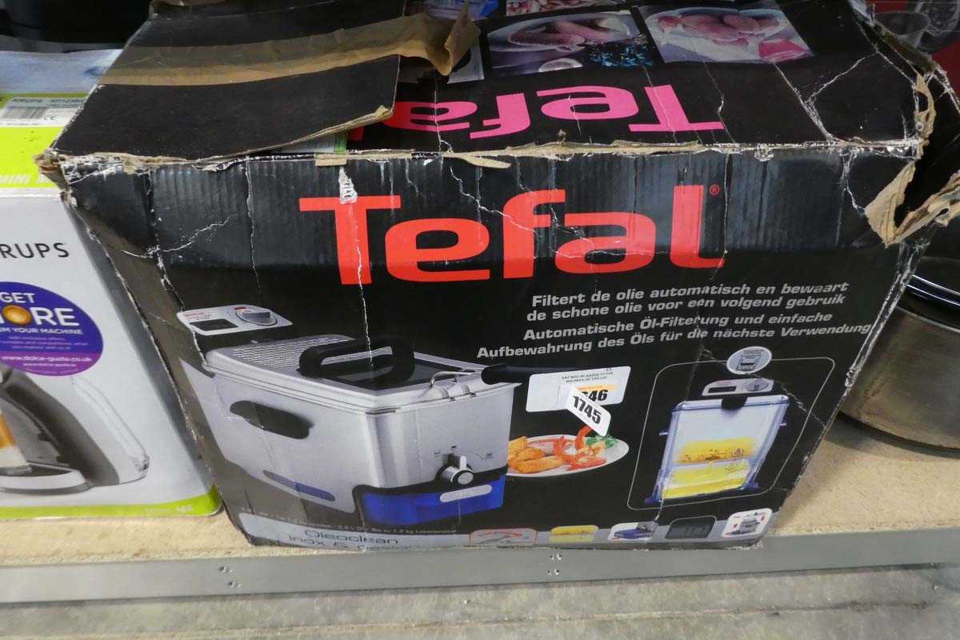 +VAT Tefal Oleoclean fryer in box