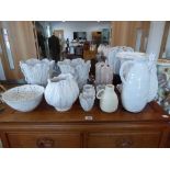 +VAT Quantity of ceramic vases, pots, bowls etc.