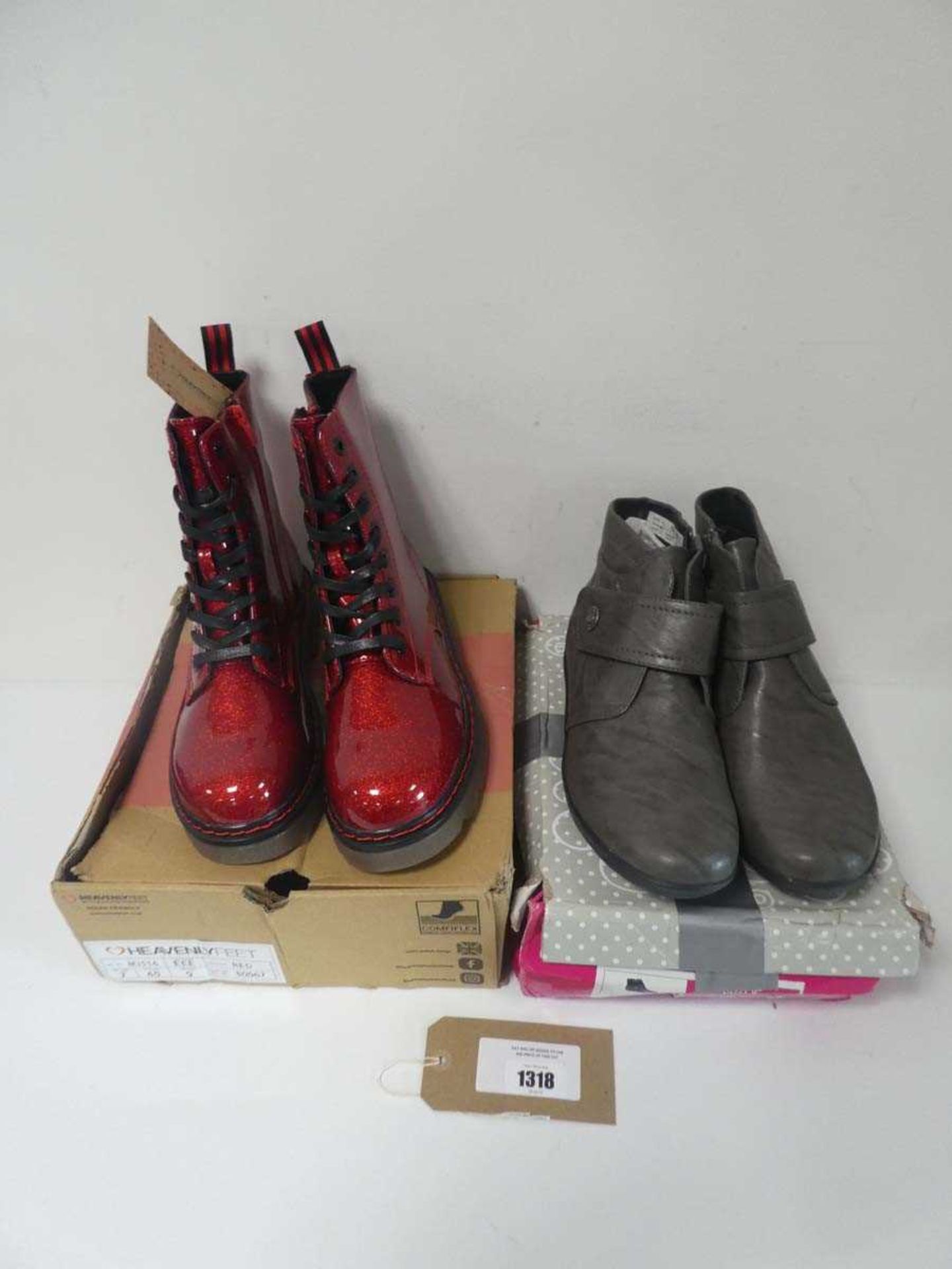 +VAT 2 pairs of boots to include Wide size UK8 and Heavenly feet size UK7 (both boxed)