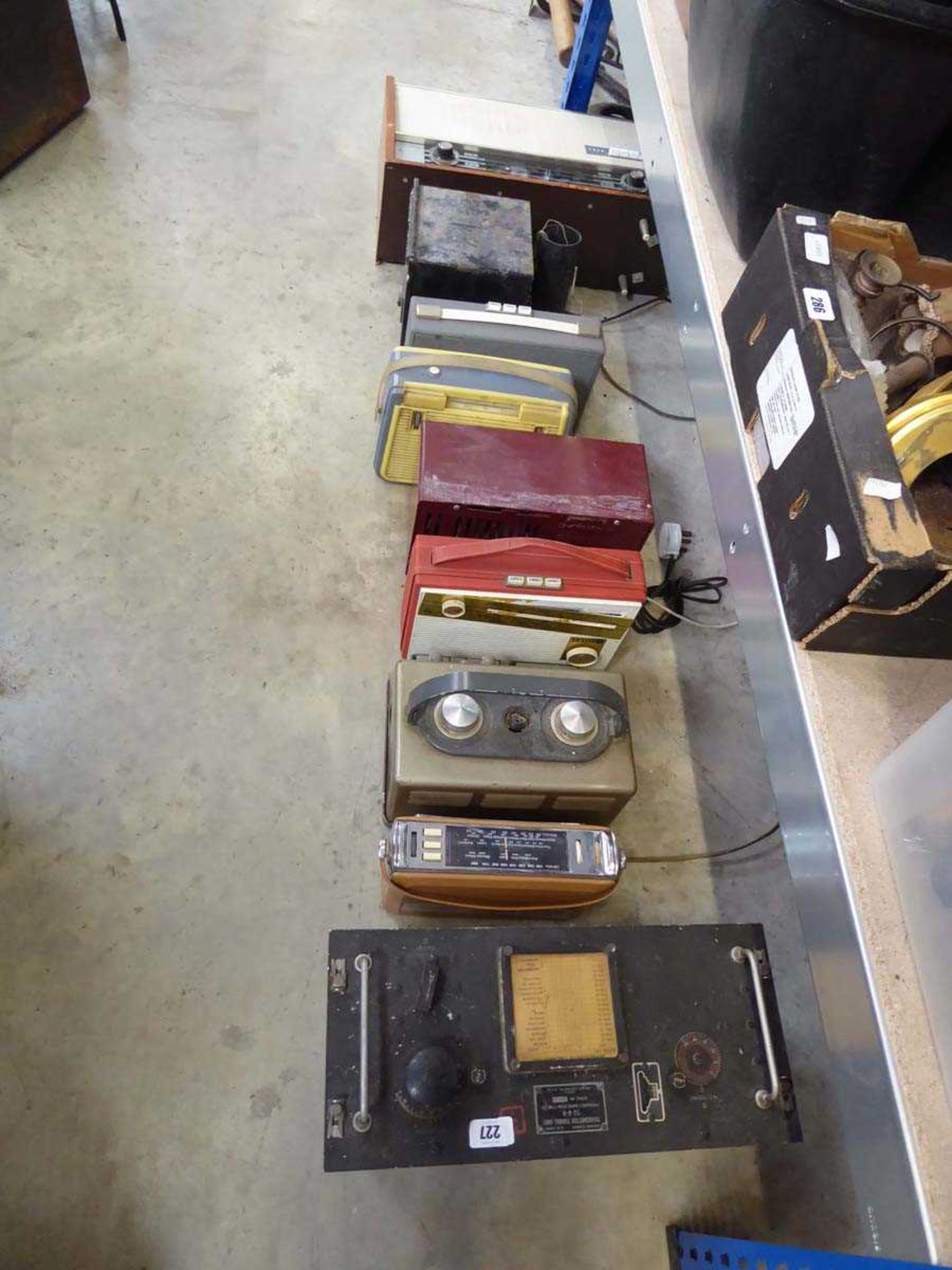 Approx. 9x various vintage radios by makers including Bush, Agaphone and including a US Military