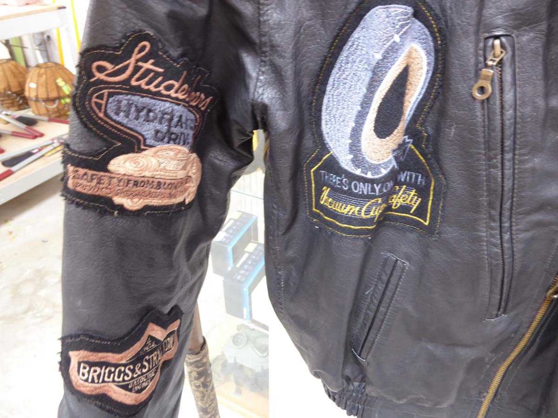 Black leather biker's jacket with mixed badges incl. Briggs & Stratton, Pyroil, etc. (size L) - Image 3 of 3