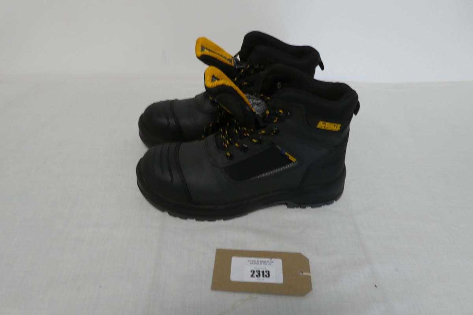 Pair of Men's DeWalt steel toe cap safety boots in black size 10UK