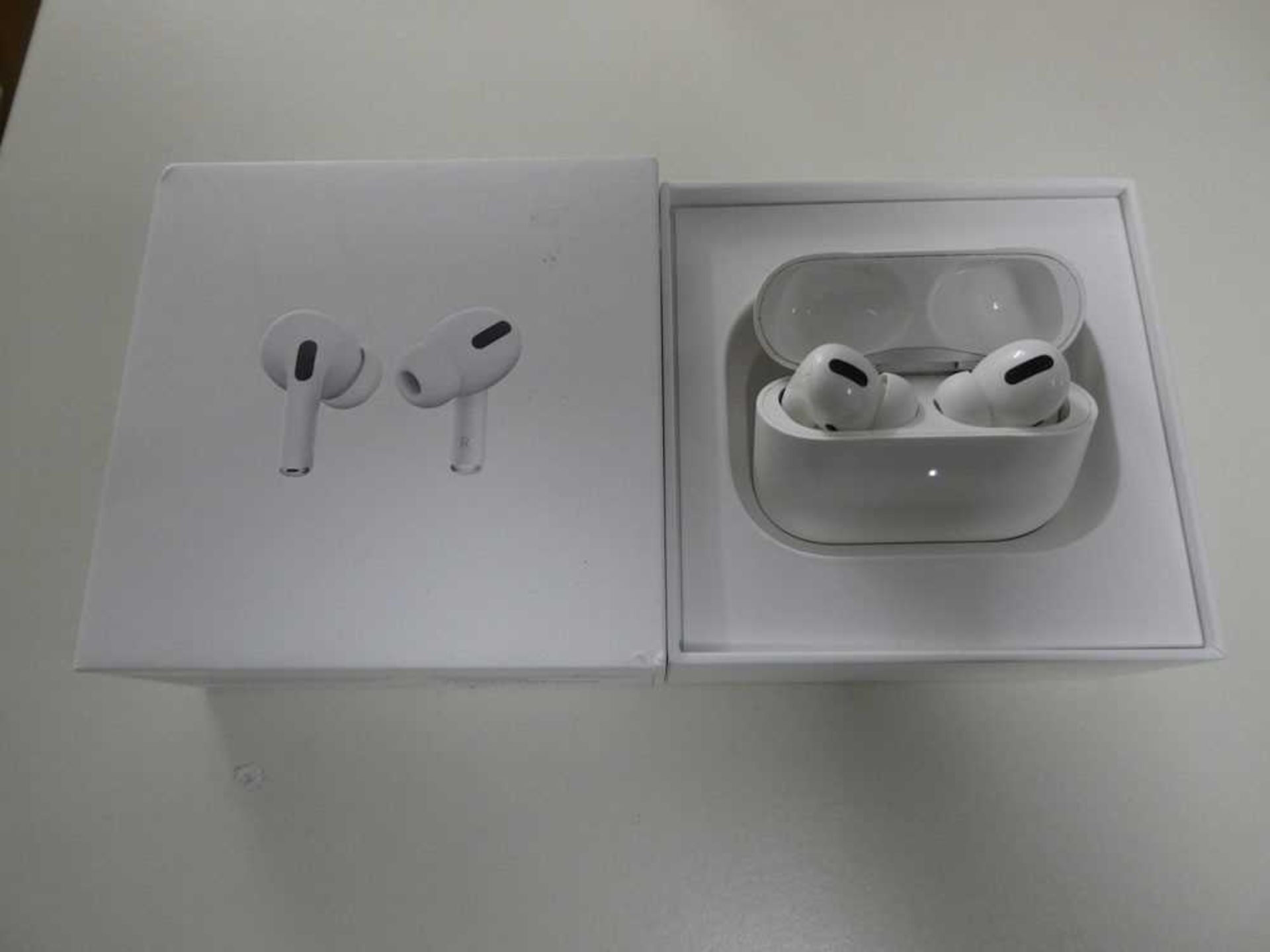 +VAT Apple AirPods Pro, boxed with Wireless charging case and cable, MWP22ZM/A