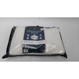 +VAT Snuggledown climate controlled memory foam pillow in bag