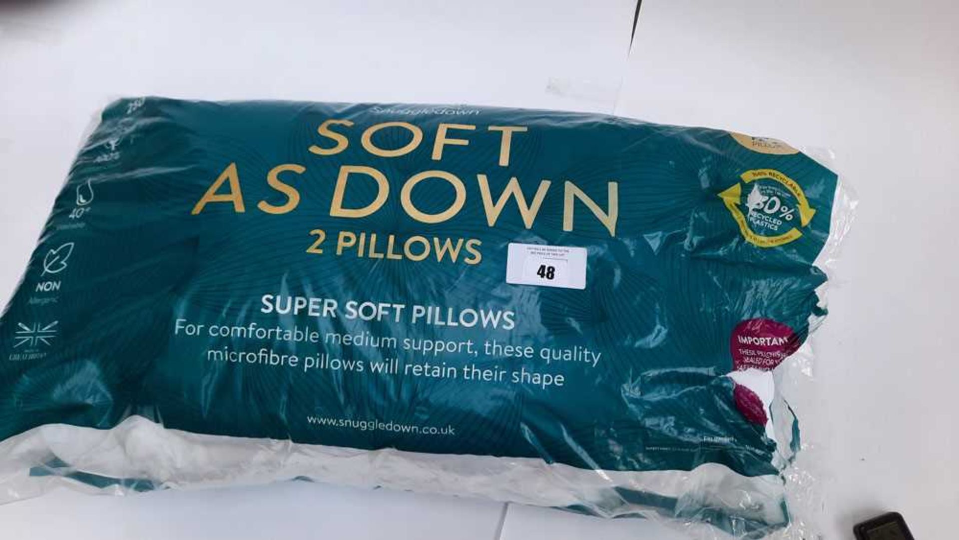 +VAT 2x Snuggledown soft as down pillows