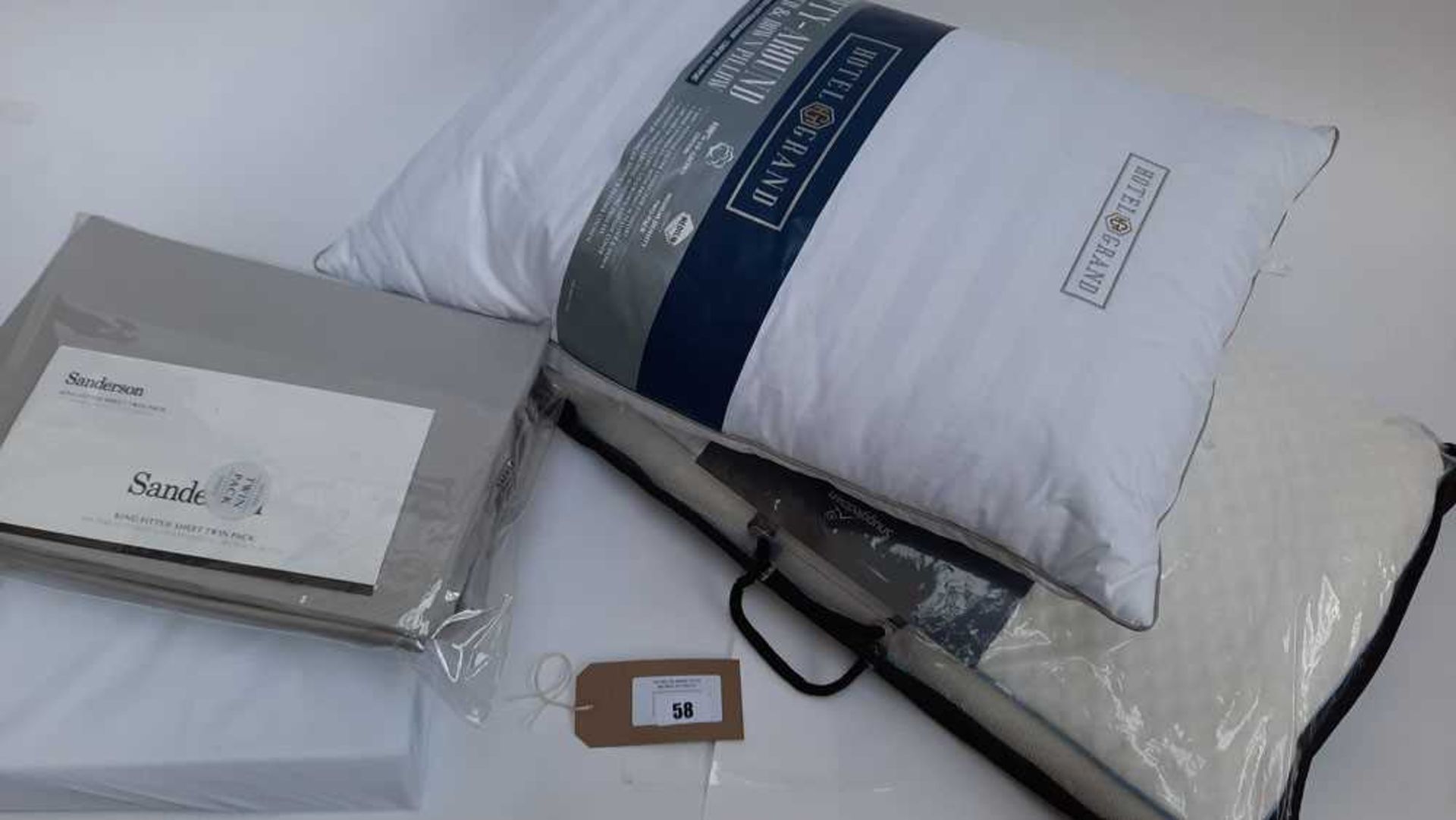 +VAT Climate controlled memory foam pillow, Hotel Grand pillow and loose bedding