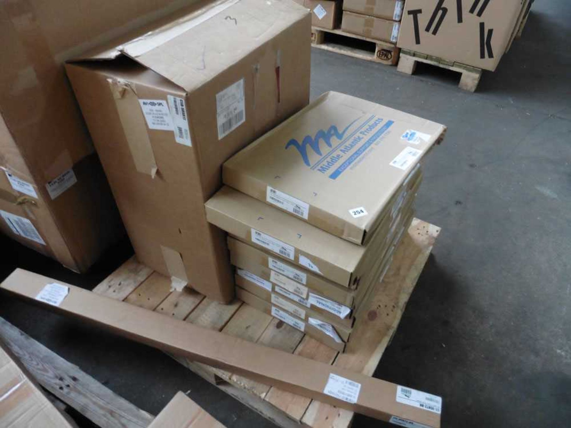 +VAT Small pallet containing Mid Atlantic products to include UTR1 universal half rack trays and