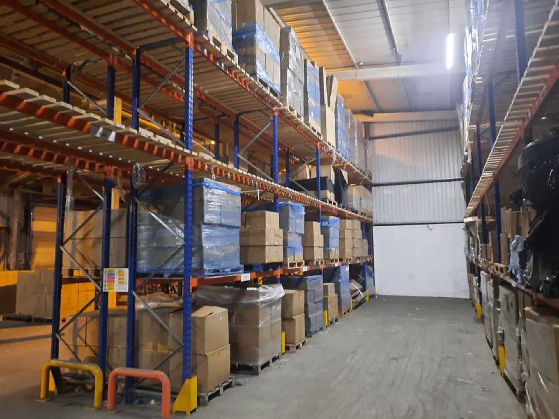 +VAT 20 running bays of heavy duty boltless pallet racking to include 23 5m tall blue uprights