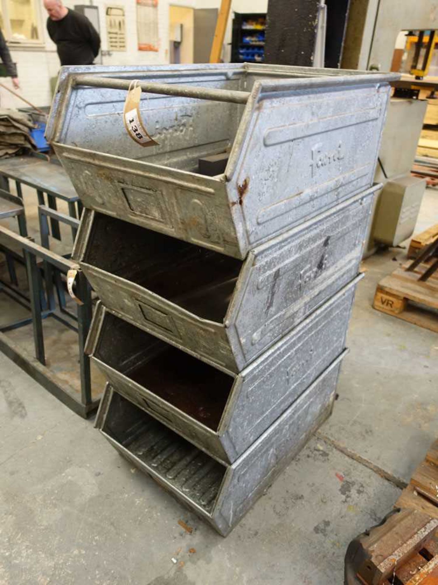 4 large Fami stacking metal totes