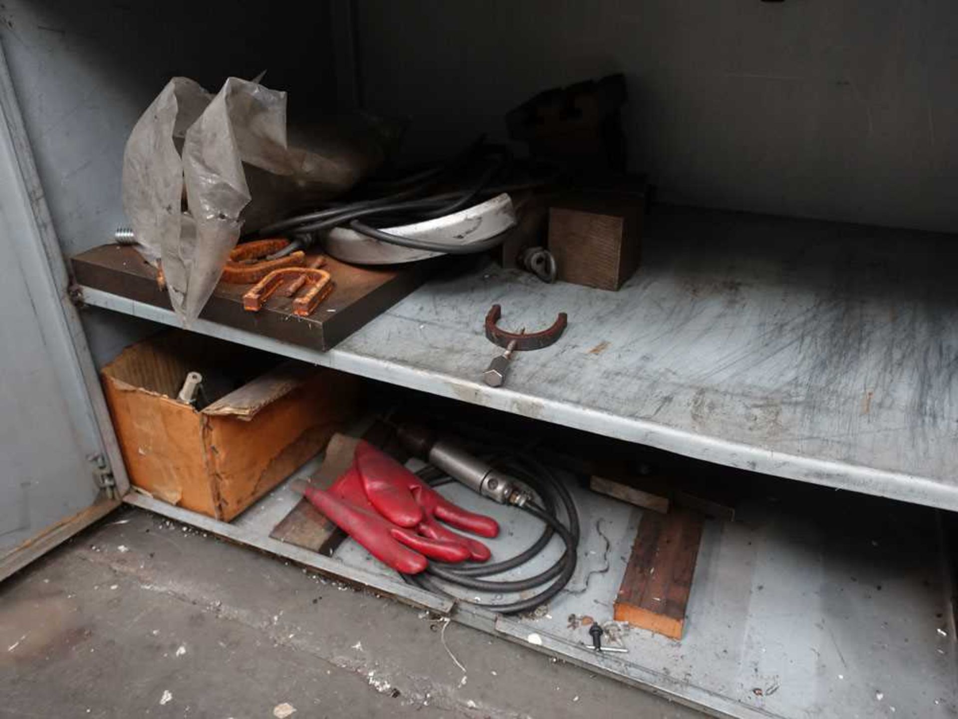 2 door metal cabinet with contents inc. drill bits, machine holders, floating reamers, chucks, - Image 9 of 9