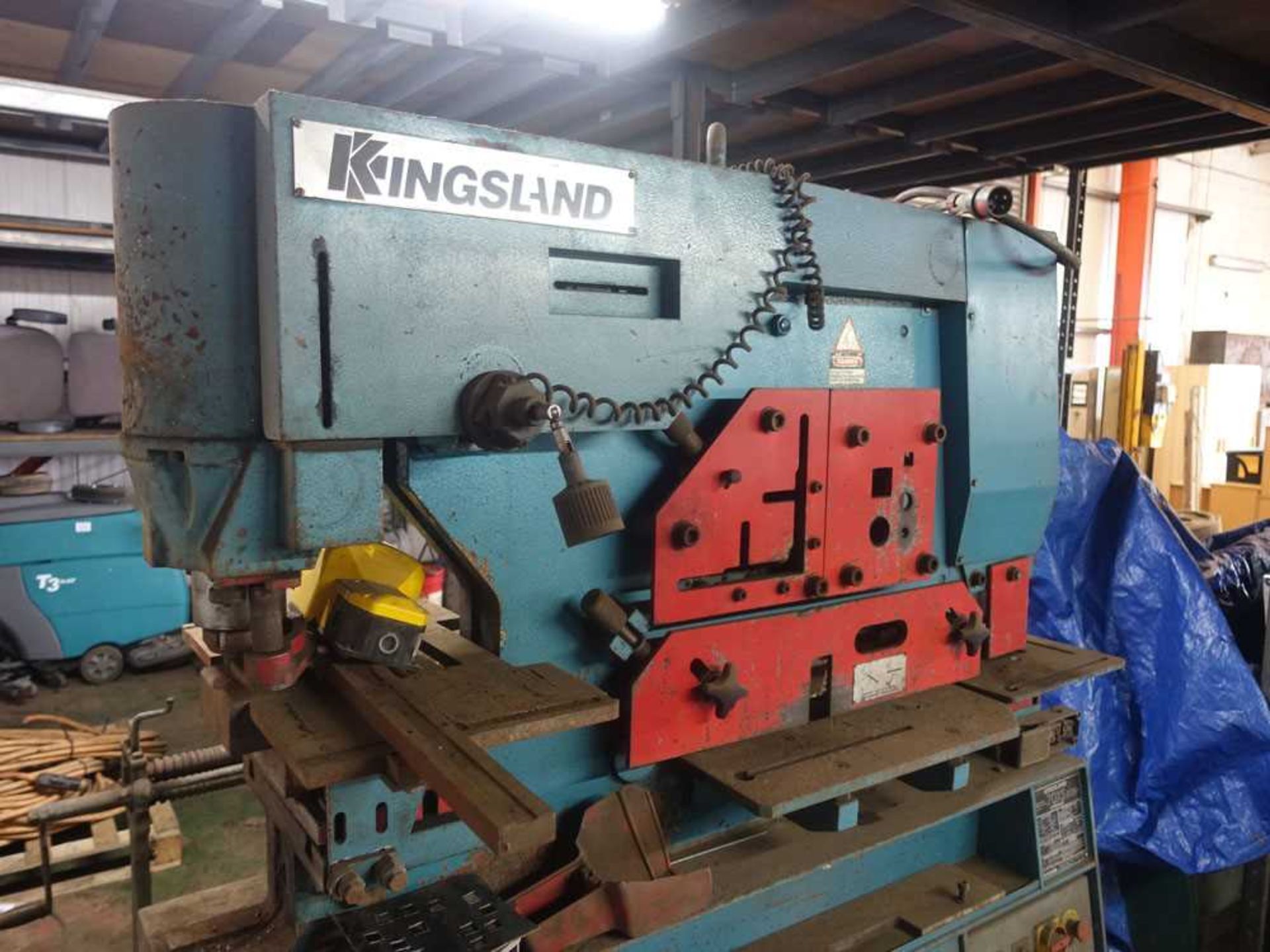 +VAT Kingsland model 70XS hydraulic metalworker, mounted on castors. Serial number: 861897 - Image 4 of 5