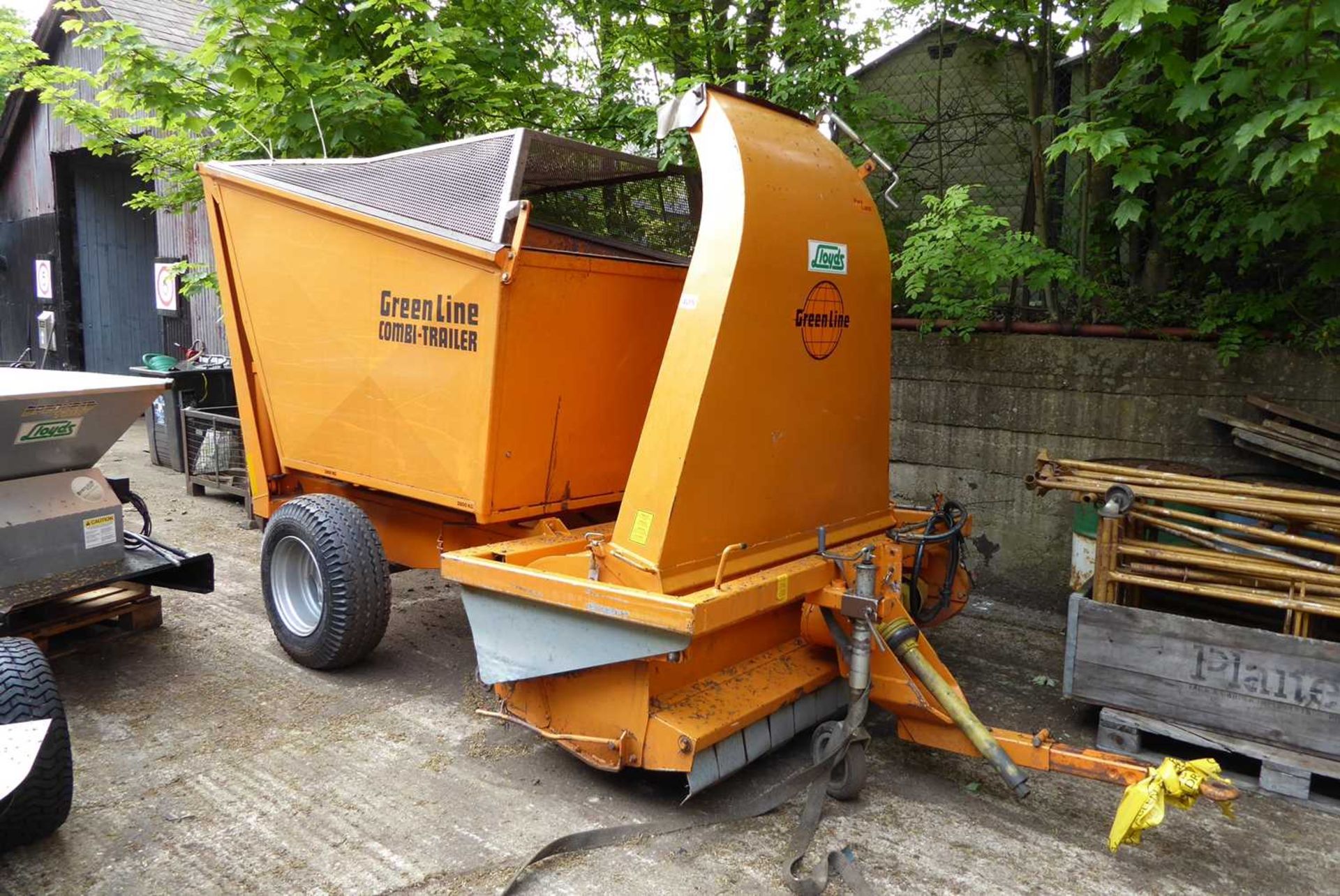 +VAT Parkland Greenline Combi-Trailer flail mower together with collector, mounted on single axle,