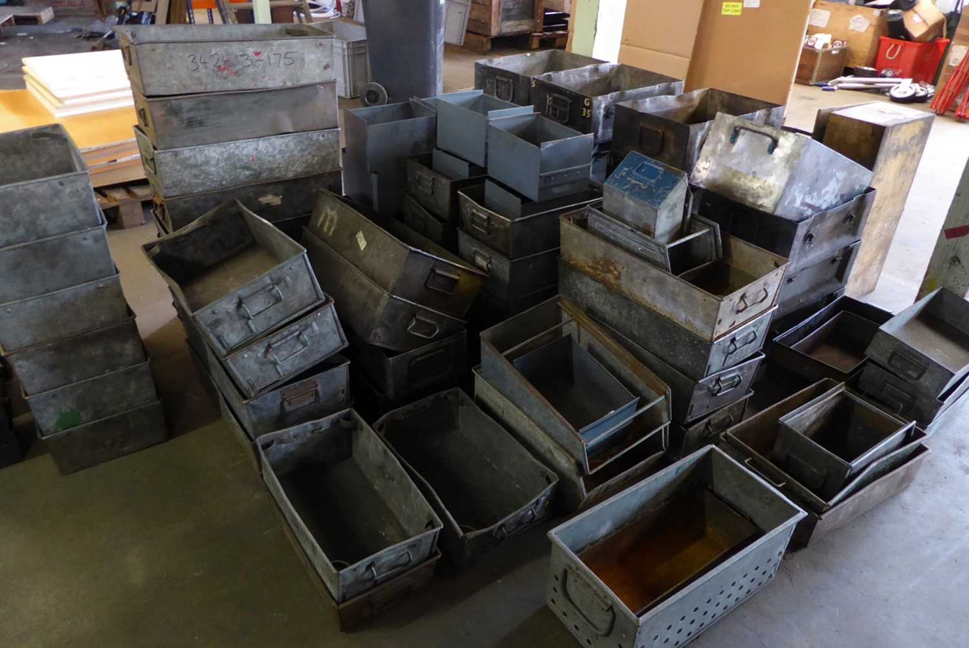+VAT Large quantity of galvanised tote trays and other similar metal containers - Image 4 of 5