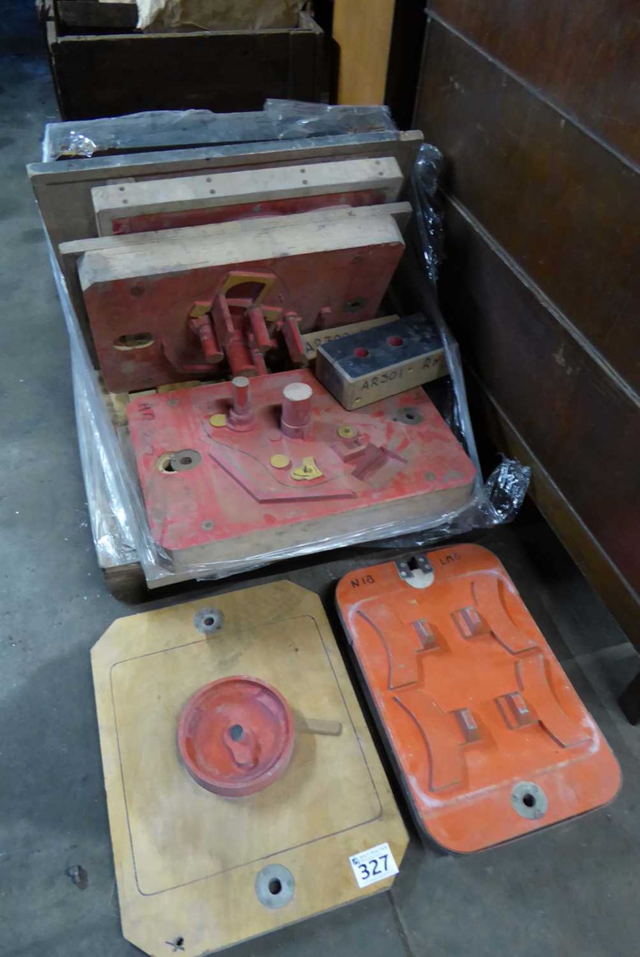 +VAT Approximately 9 machining jigs and moulds