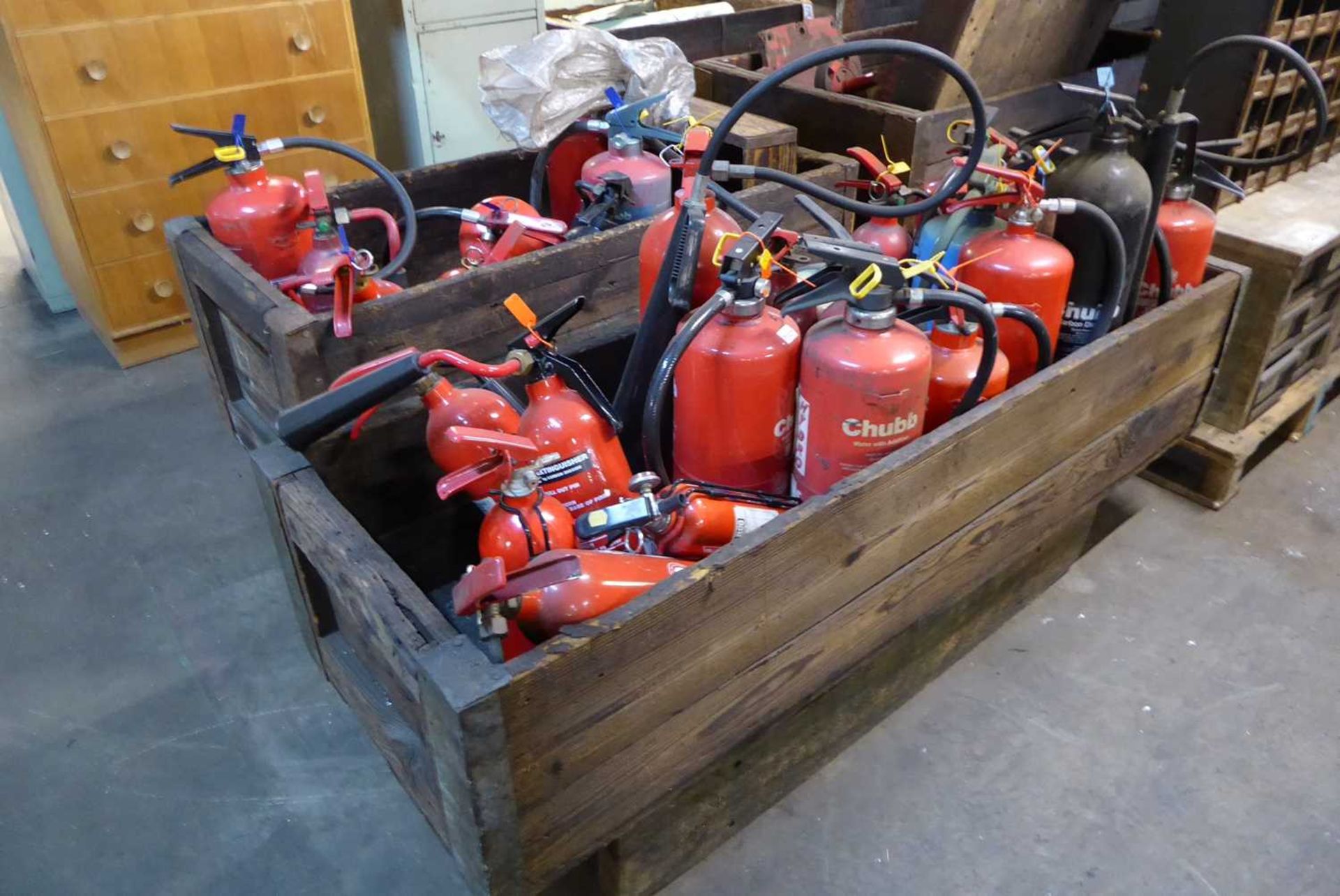 +VAT 2 metal bound wooden boxes each on sled containing fire extinguishers - Bild 2 aus 2