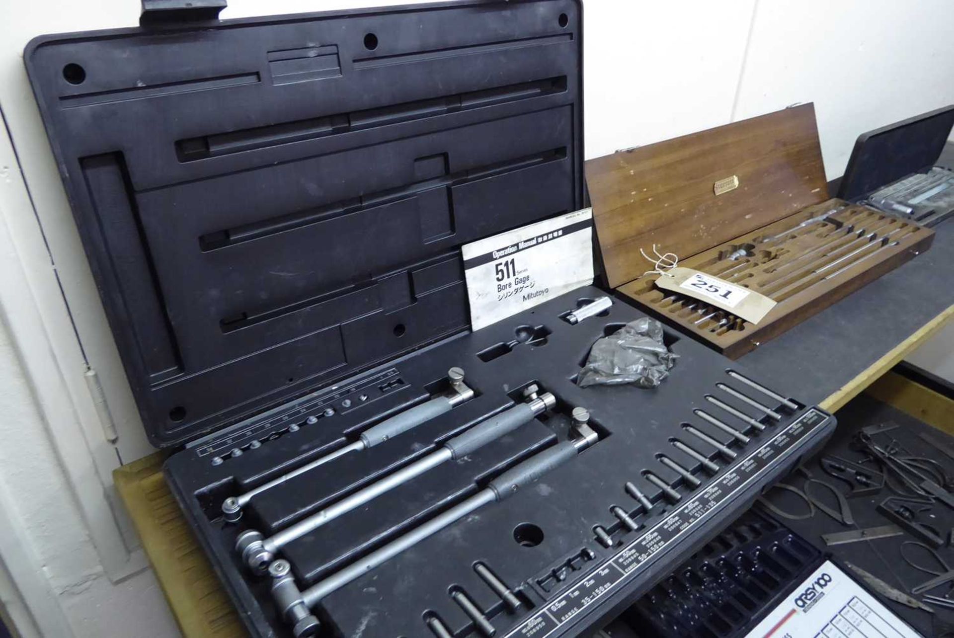 +VAT Mitutoya 511 series bore gauge set together with Starrett bore gauge and one other