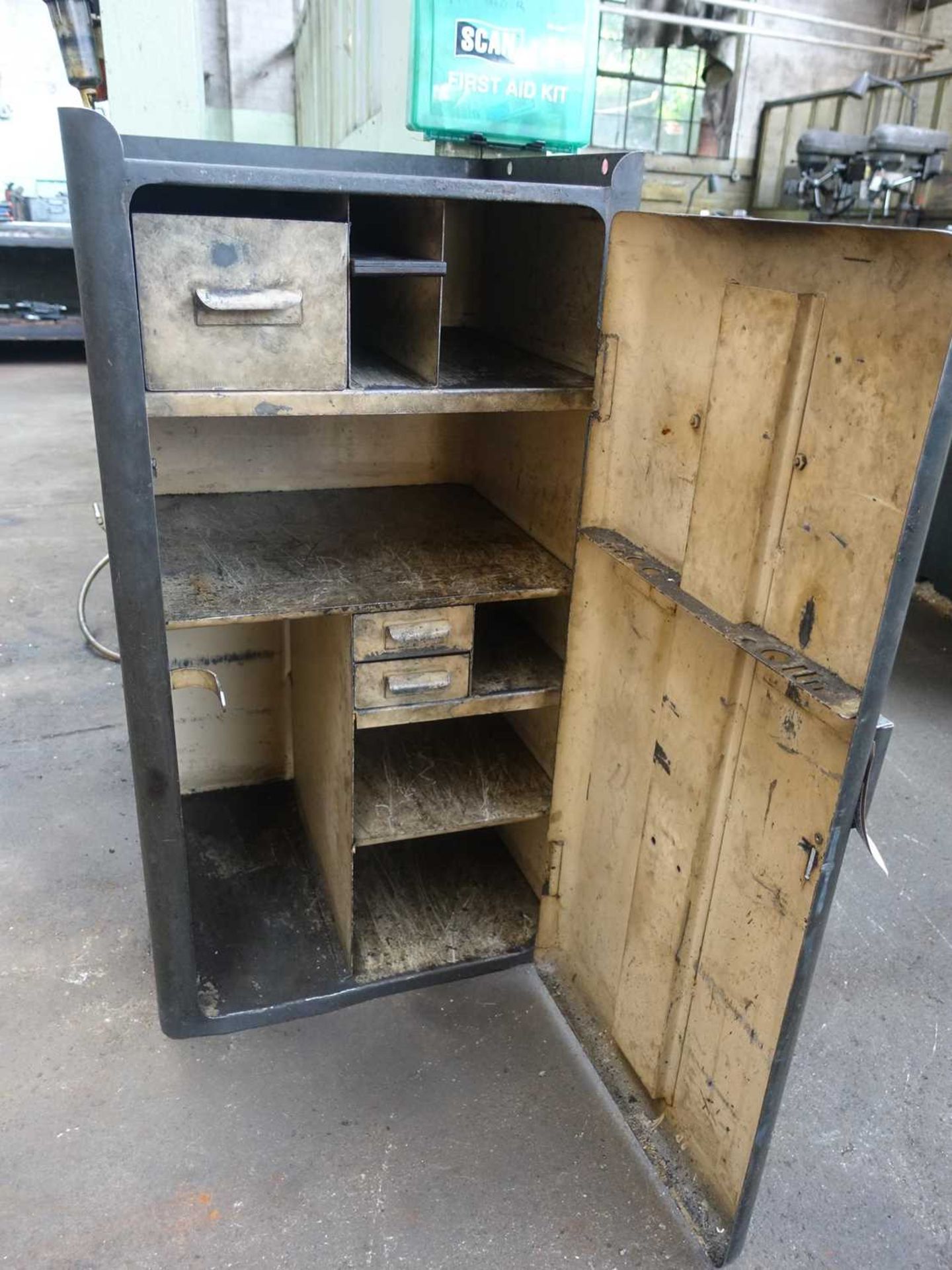 +VAT Edgwick steel vintage machinist cabinet with internal drawers - Image 2 of 3