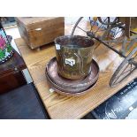 Quantity of copper and brass shallow bowls and pot