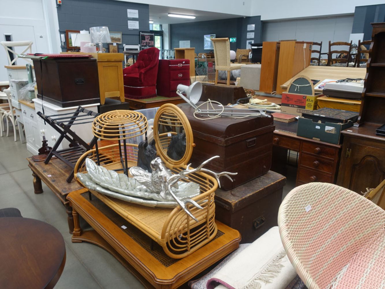 Saleroom 5 Weekly Furniture & Effects