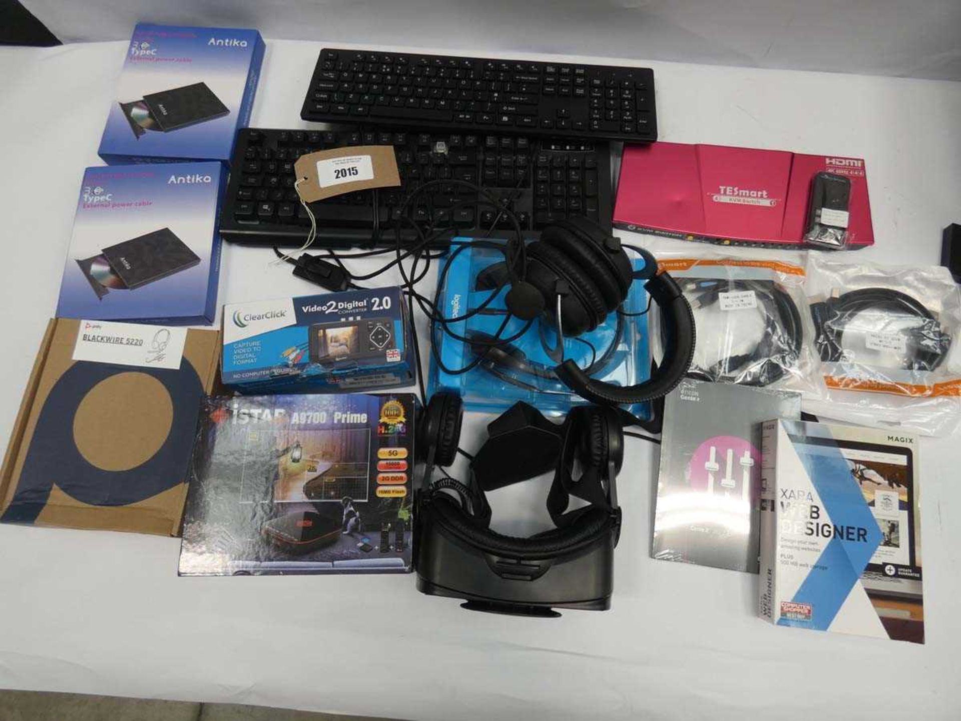 +VAT Mixed lot of devices/accessories; keyboards, headsets, KVM switch, CD drives, etc