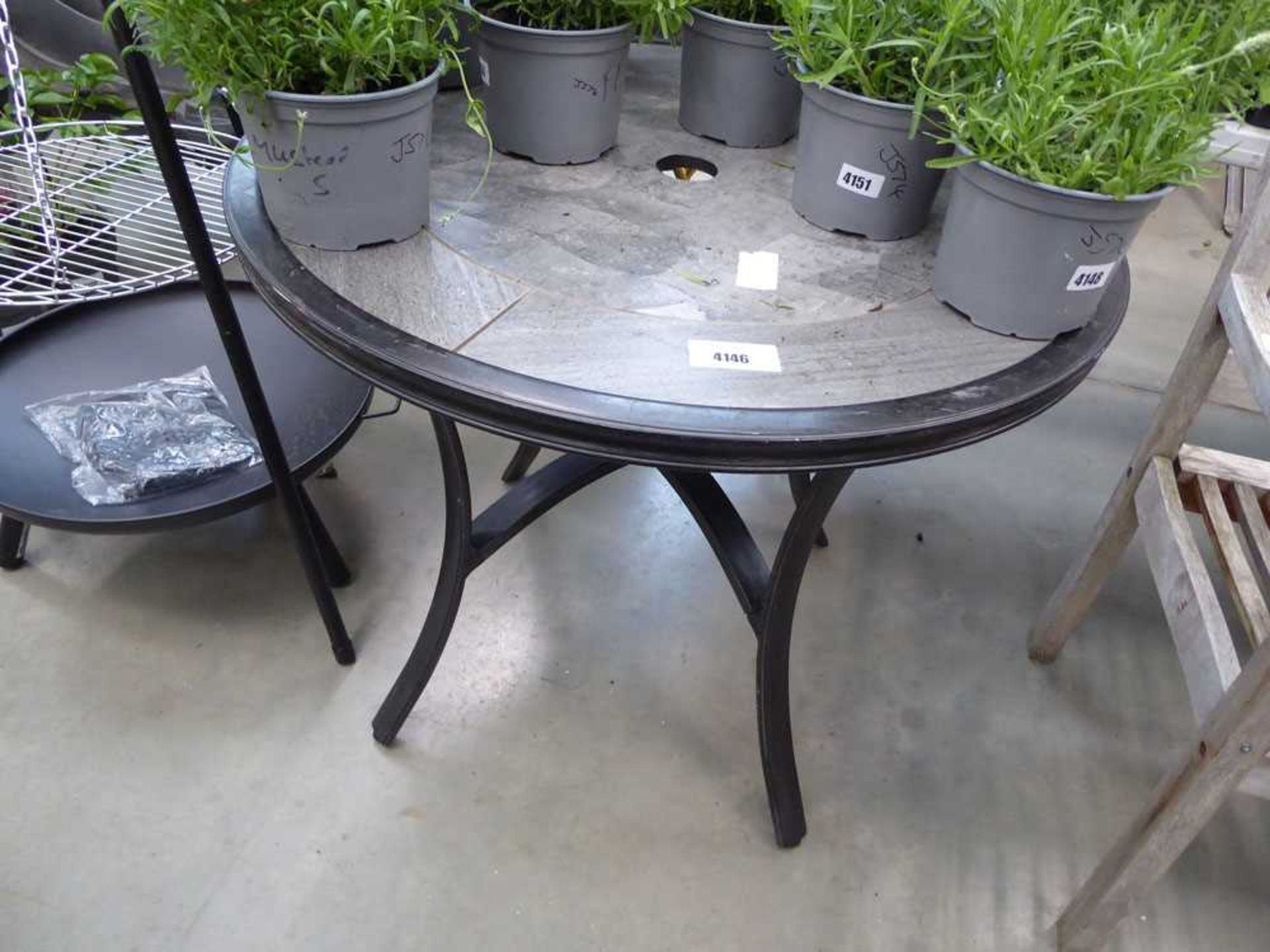 +VAT Round tiletop garden table