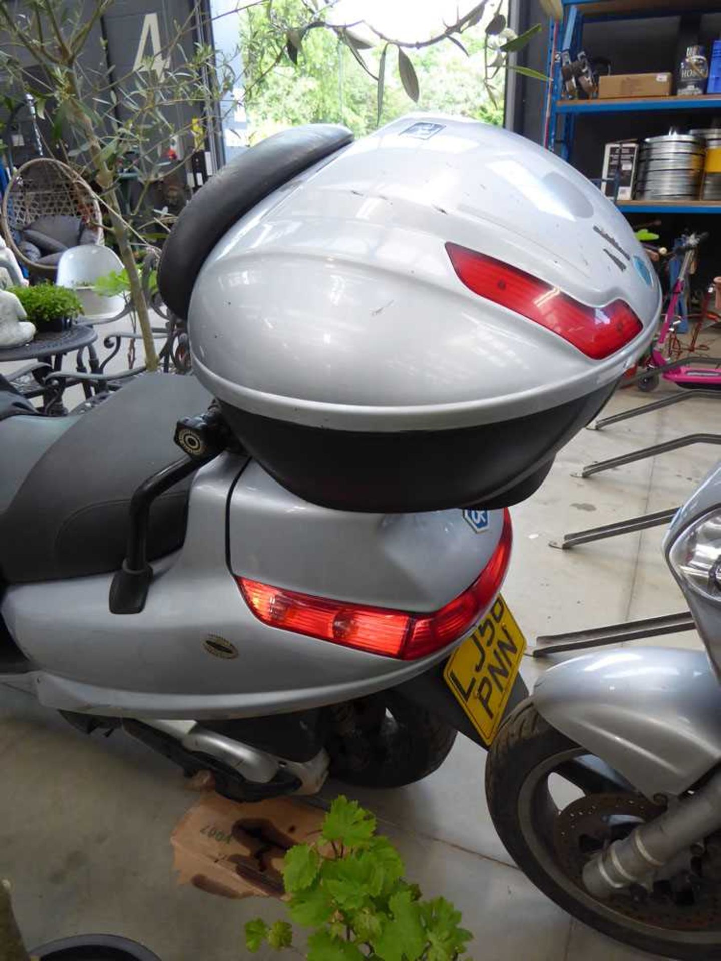 Piaggio X8 premium 399cc petrol powered moped, registration LJ56 PNN (2007), MOT expired, with V5, - Image 3 of 3