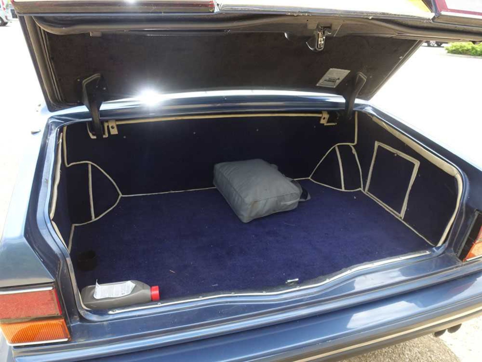 1989 (F registration) Bentley Turbo R 6750cc V8 automatic 4 door saloon in blue, registration F429 - Image 9 of 20