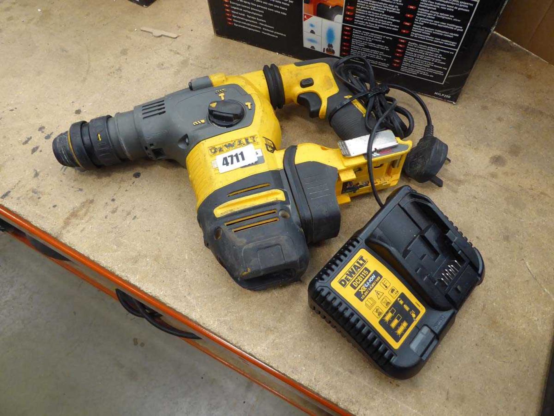 DeWalt battery drill, no battery, 1 x charger