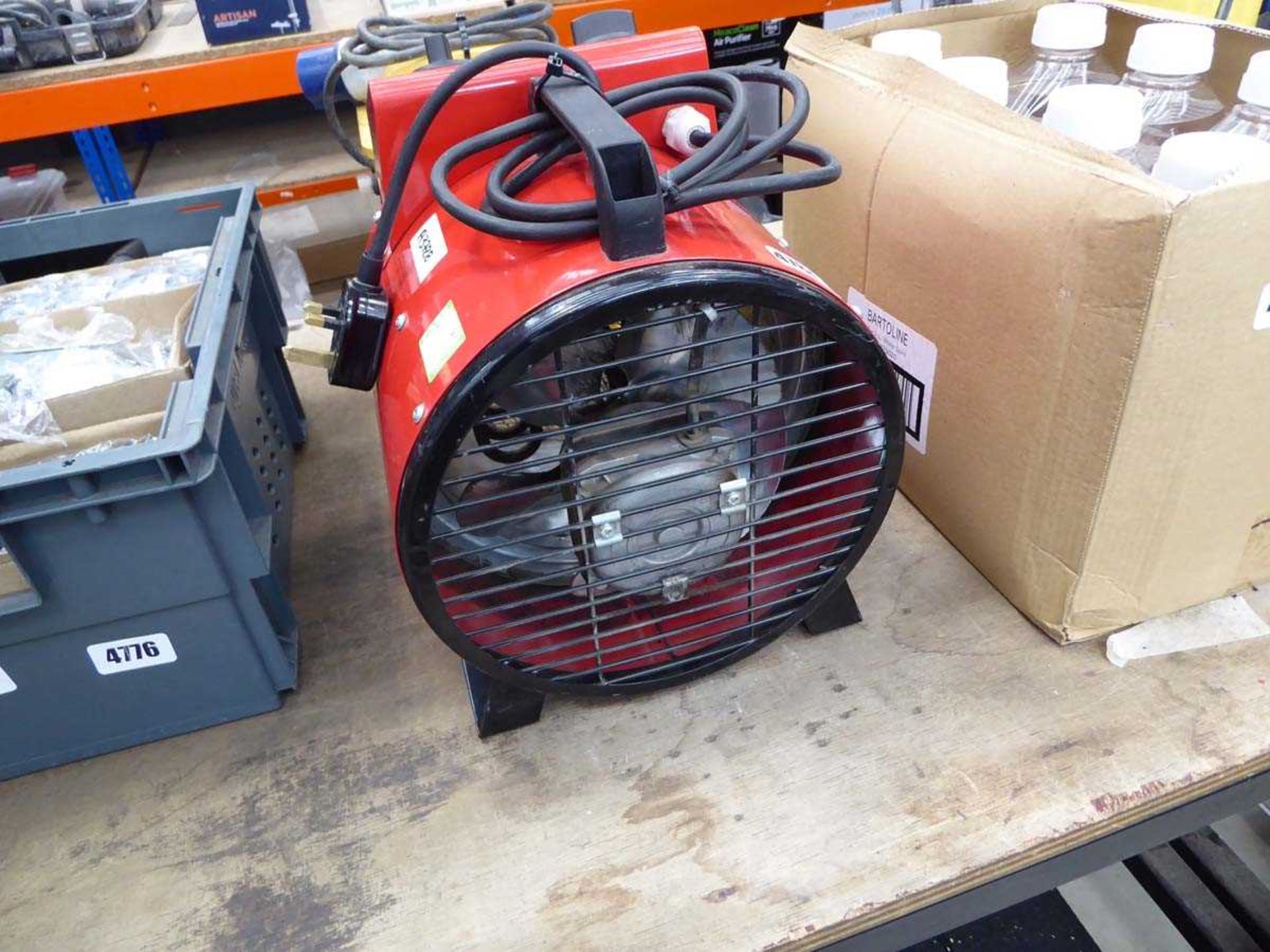 Red Igenix 3kW electric heater