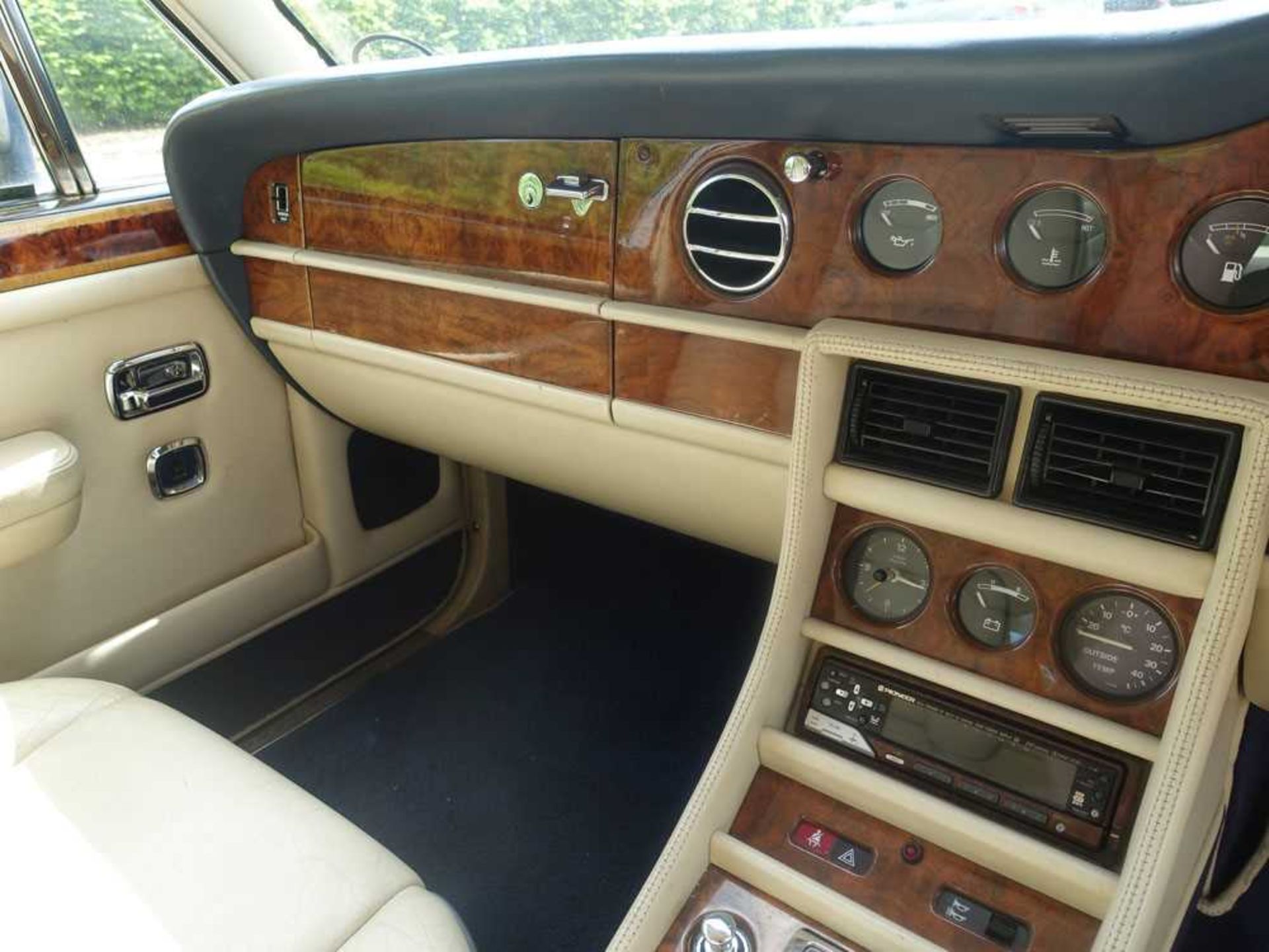 1989 (F registration) Bentley Turbo R 6750cc V8 automatic 4 door saloon in blue, registration F429 - Image 15 of 20
