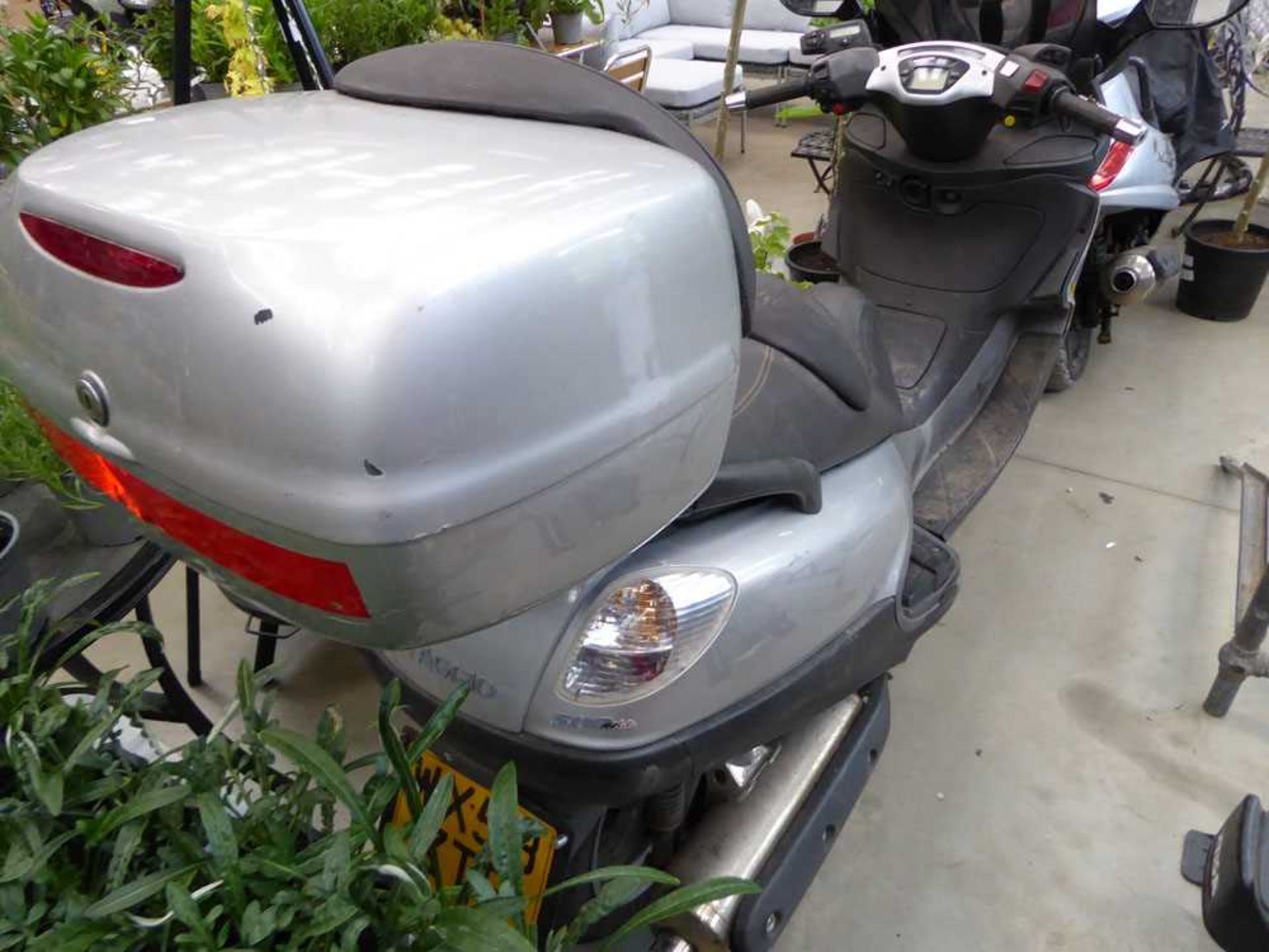 Piaggio X9 500 459cc petrol powered moped, registration WX53 ZTF(2004), MOT to 6/1/24, with V5 and 2 - Image 3 of 3