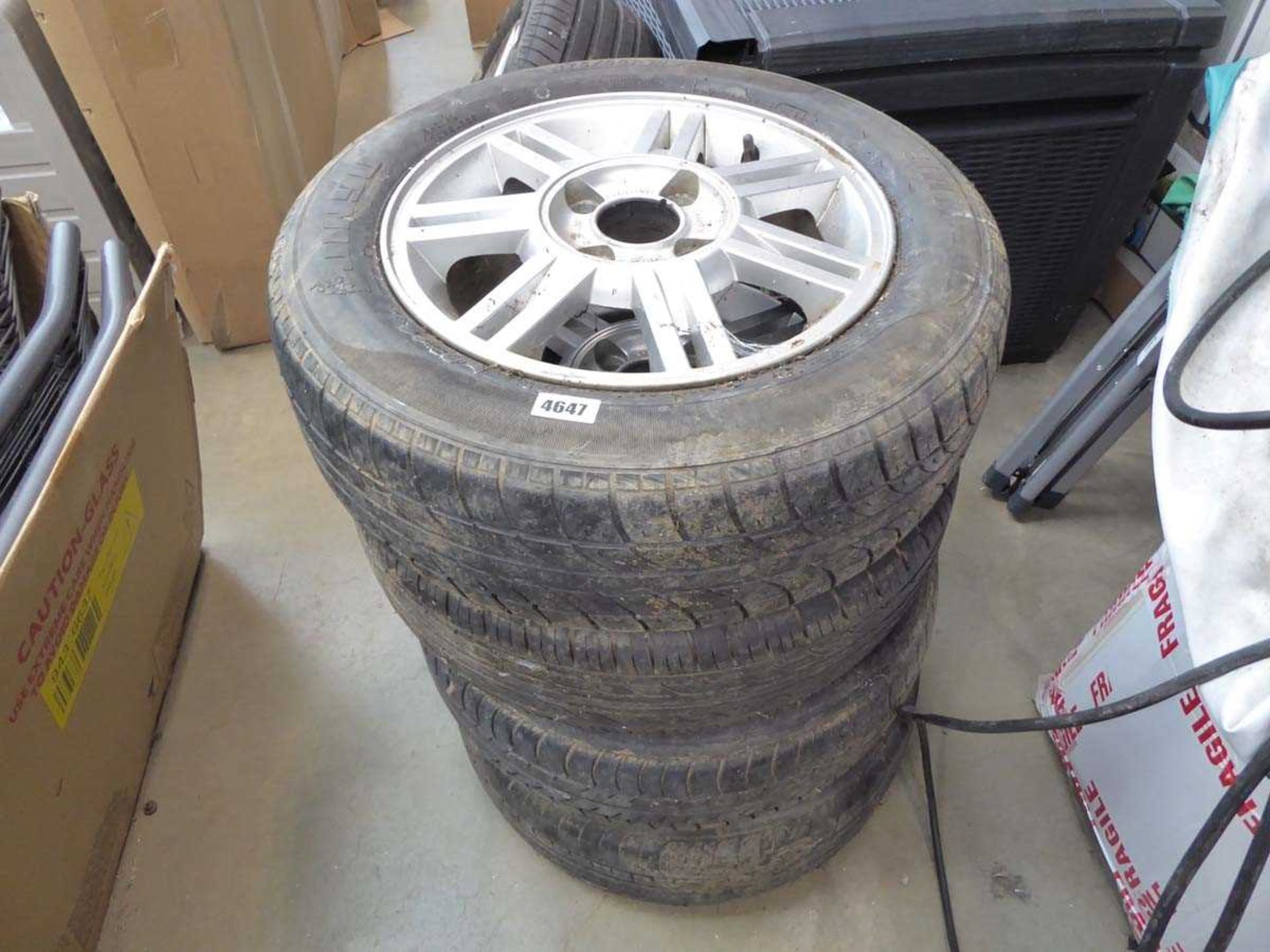 4 alloy wheels and tyres