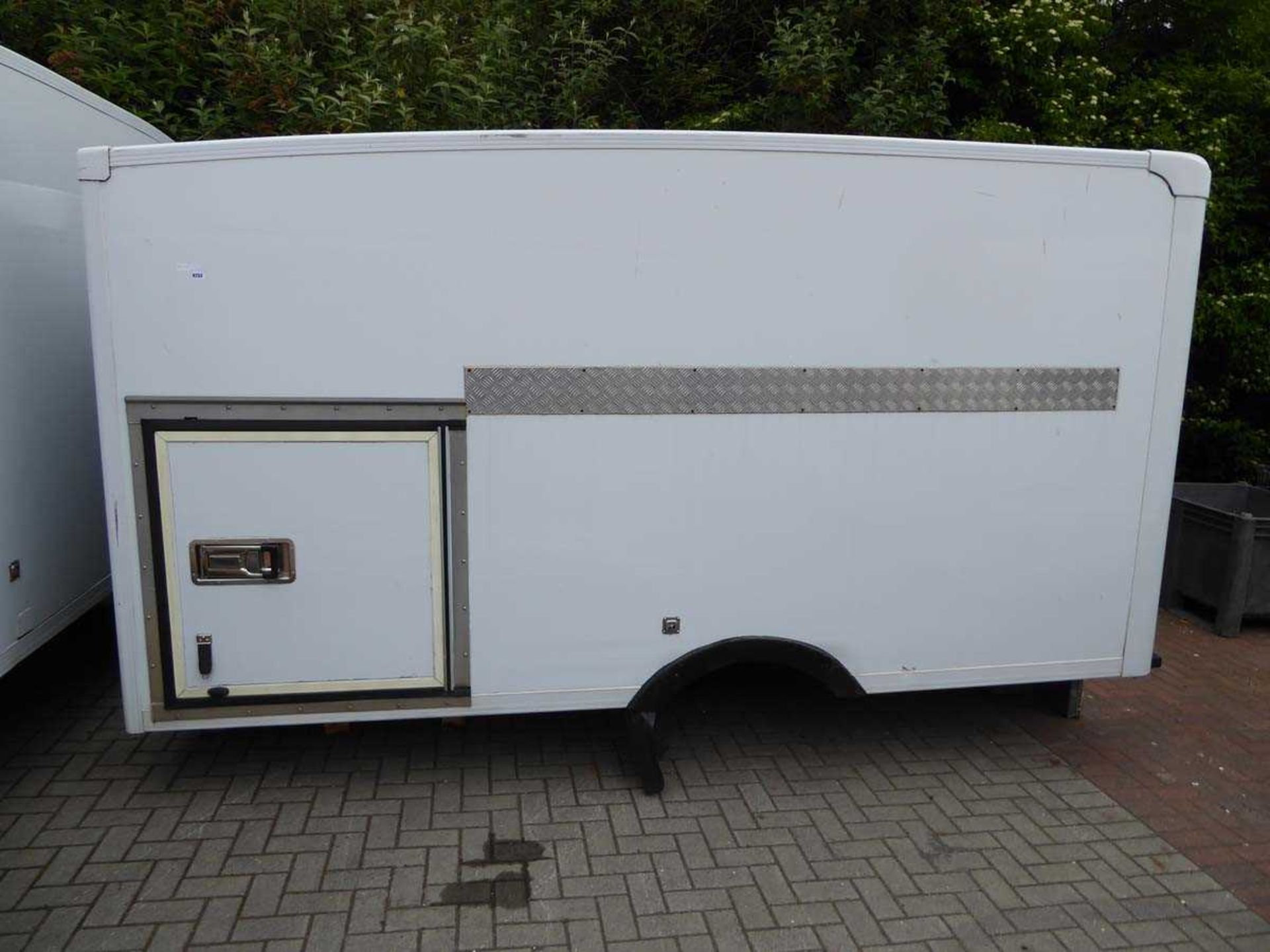 Refrigerated trailer body