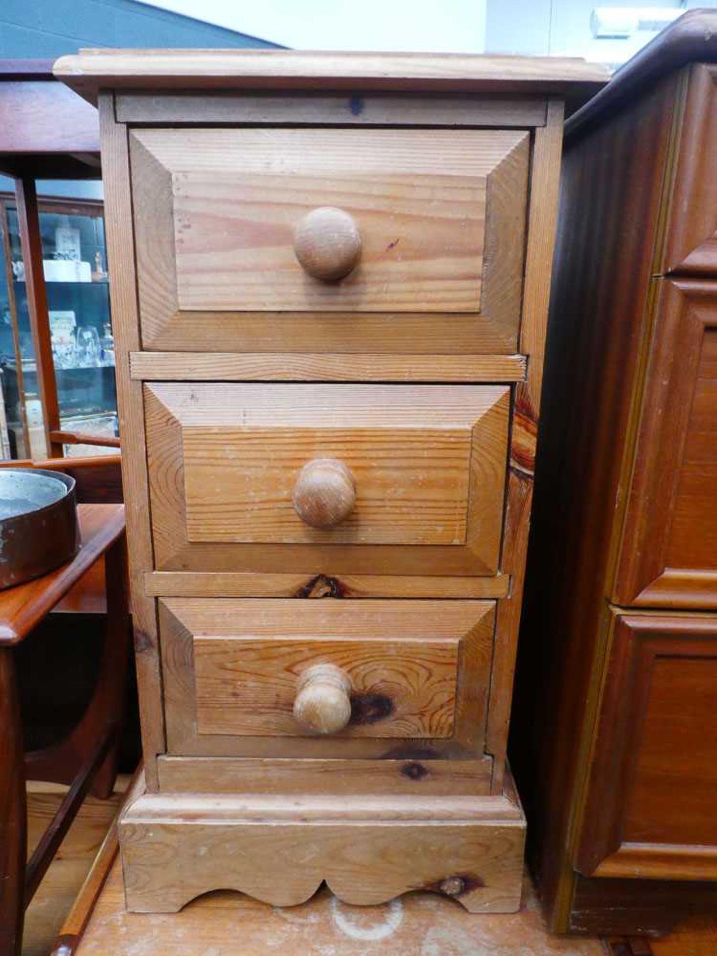 Pine 3 drawer bedside cabinet