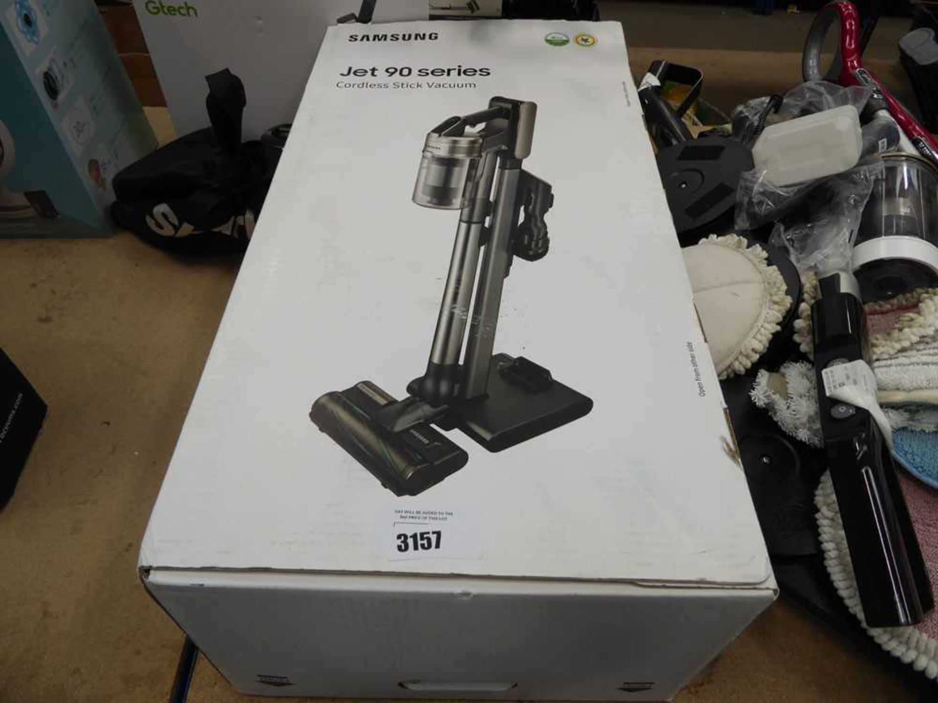 +VAT Boxed Jet 90 series cordless stick vacuum with pole, head, two attachments and charger