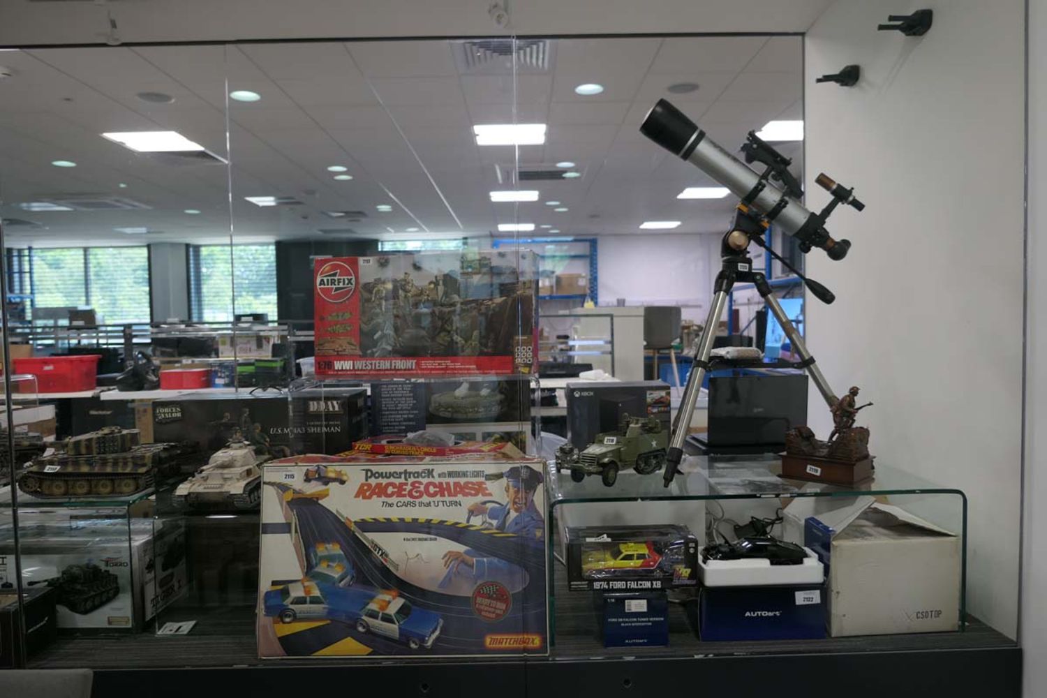 Saleroom 2 Weekly Electrical & Collectable Items