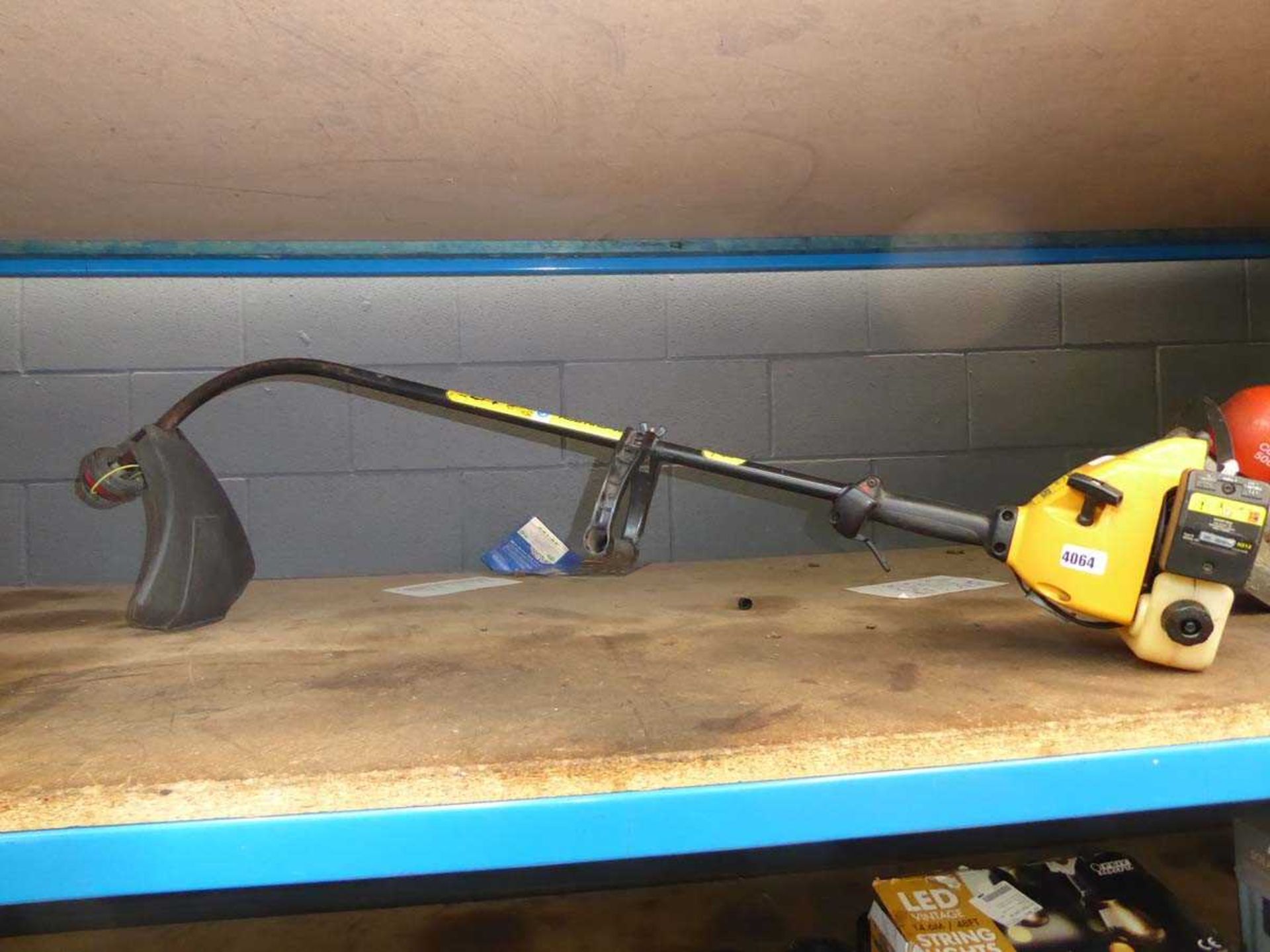 Mcculloch petrol powered bent shaft trimmer