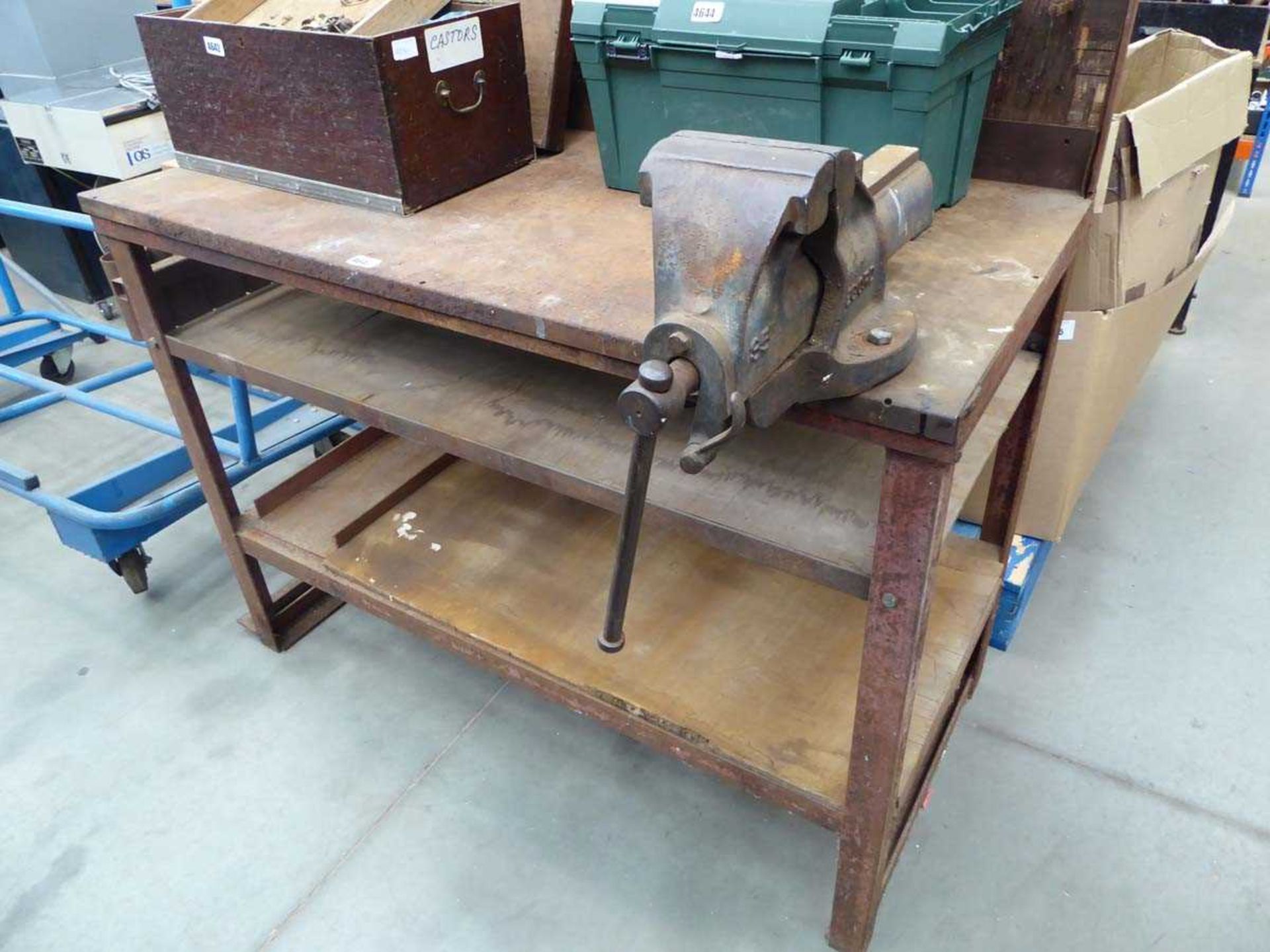 Heavy duty metal working bench with vice