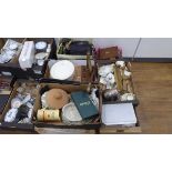2 pallets of household goods to include dinner service, napkin rings, cutlery boxes, brass gong, set
