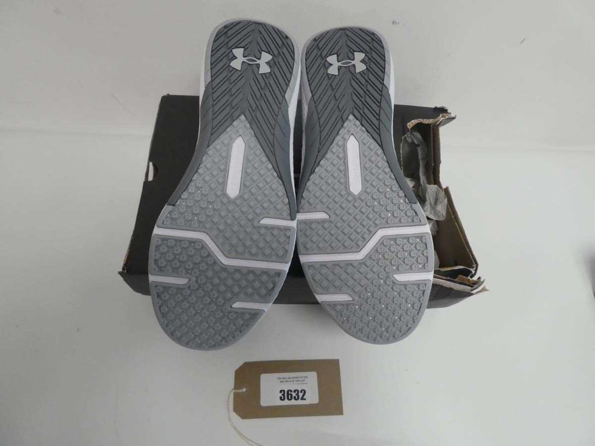 +VAT Under Armour trainers in black/white size UK9 (damaged box) - Image 2 of 2