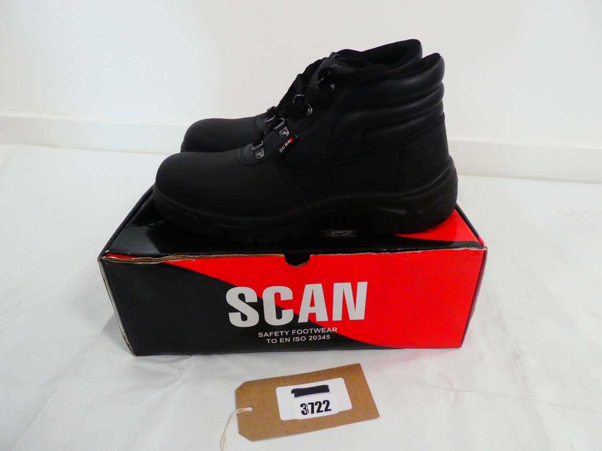 Boxed pair of Scan 4 d-ring chukka steel toe cap safety boots in black size UK9