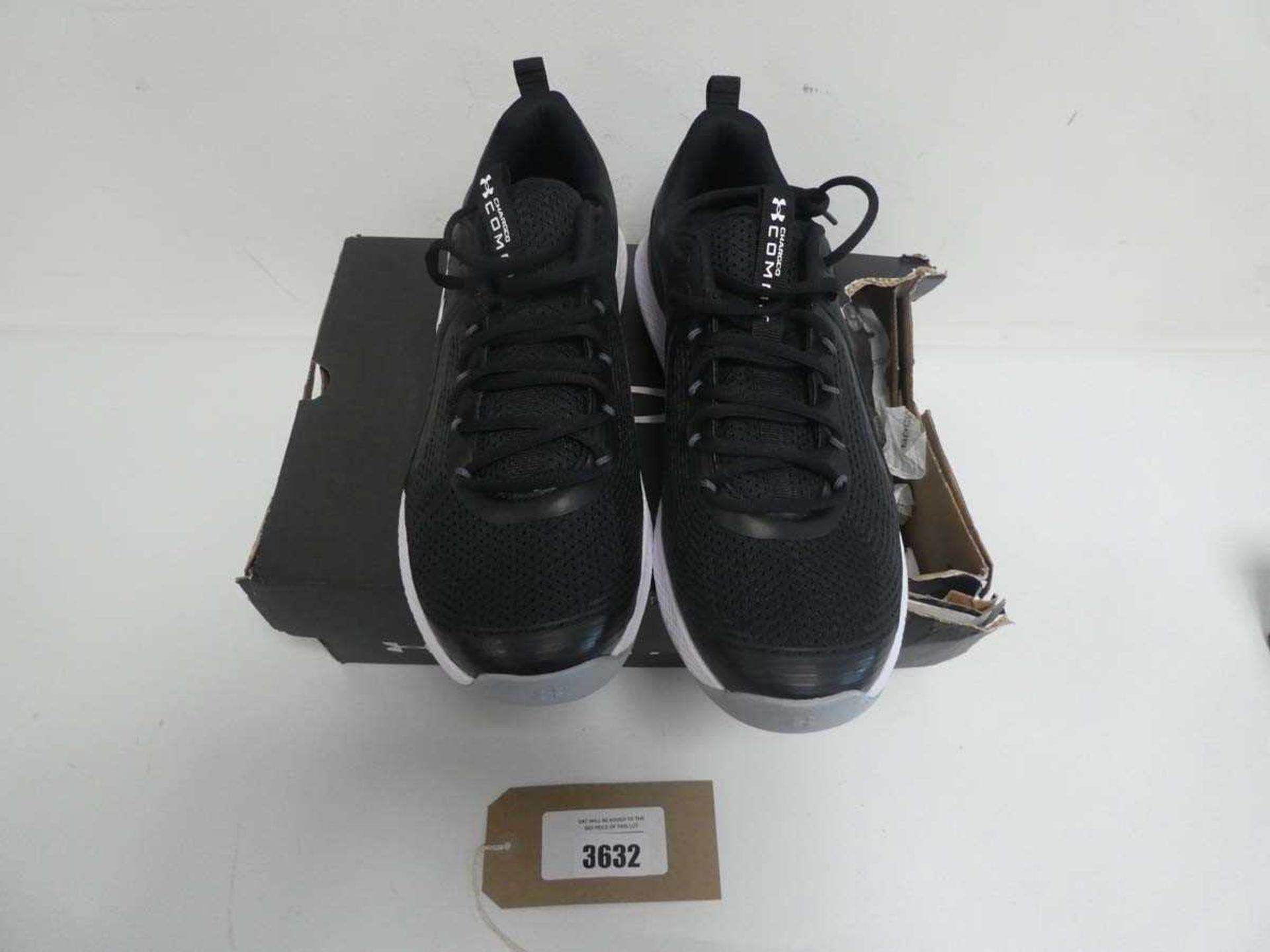 +VAT Under Armour trainers in black/white size UK9 (damaged box)