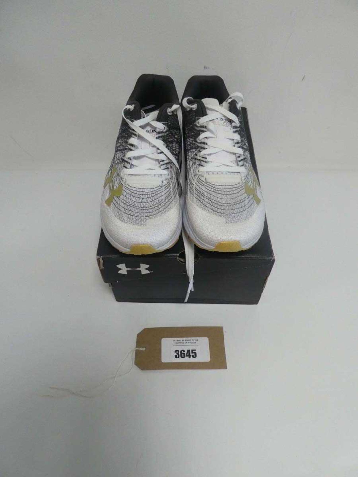 +VAT Under Armour trainers in grey size UK8 (boxed)