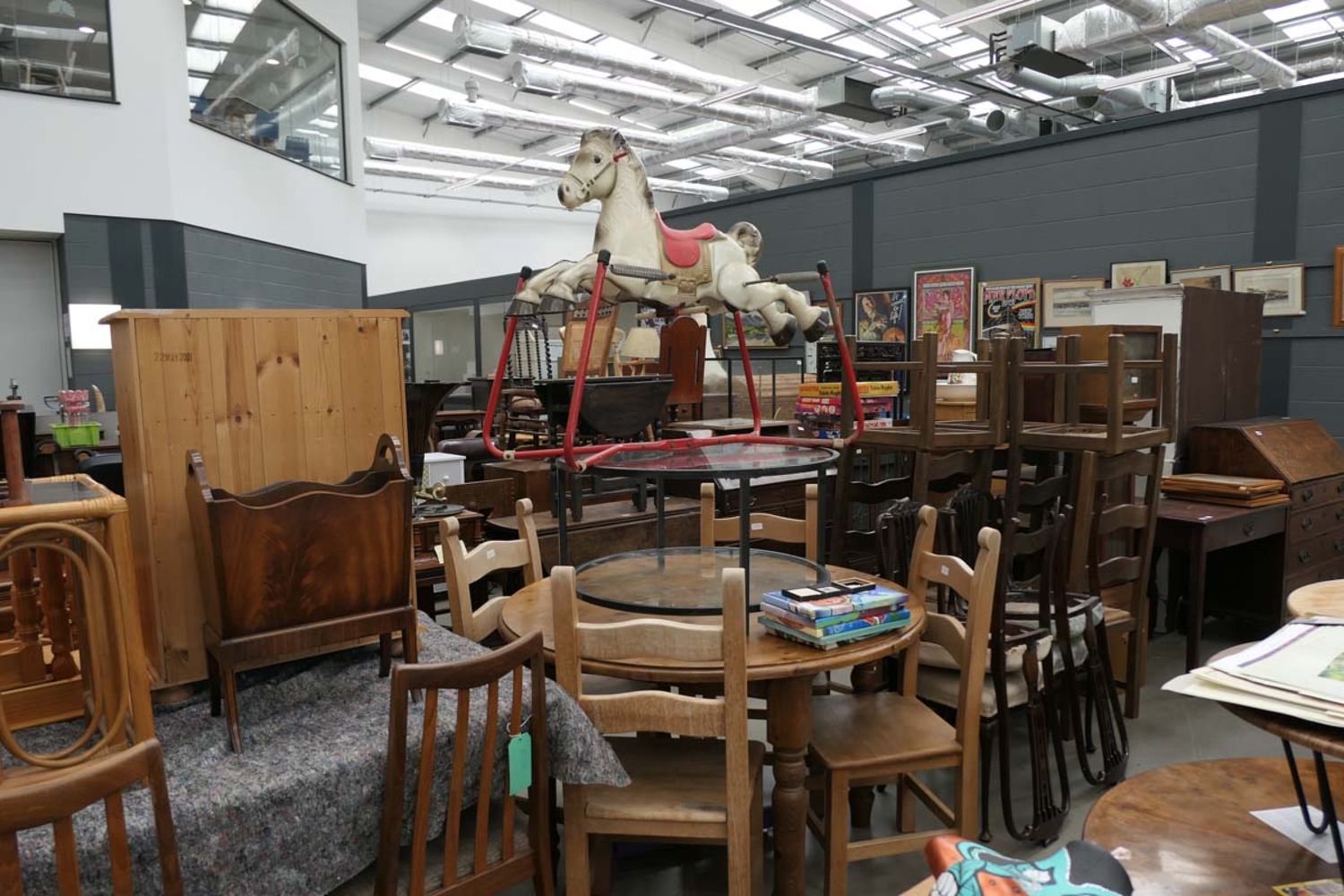 Saleroom 5 Weekly Furniture & Effects