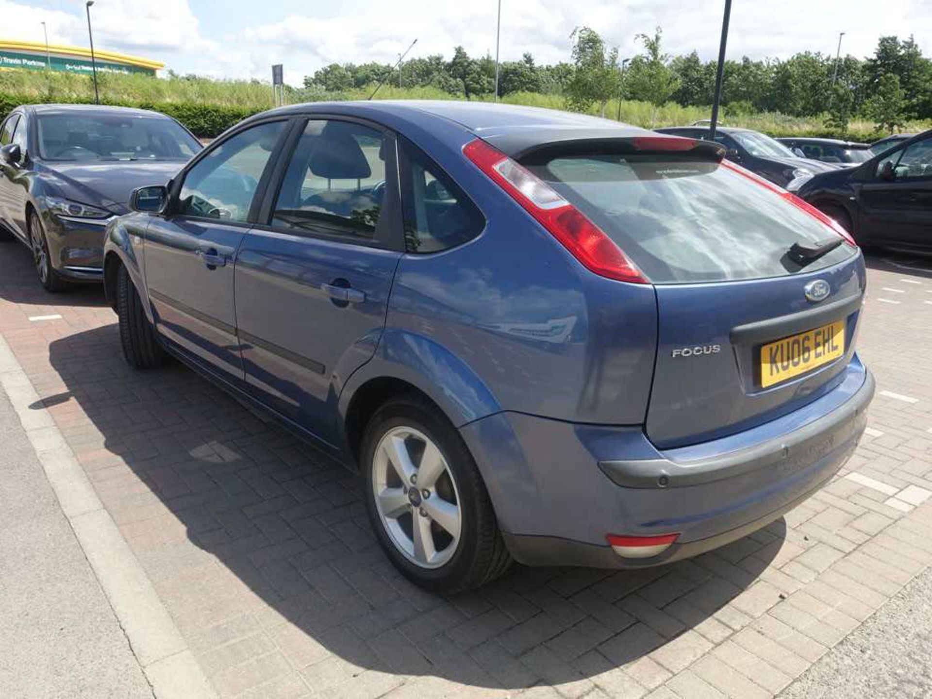 (2006) Ford Focus Zetec Climate in blue, first registered 20.06.2006, registration plate KU06 EHL, 5 - Image 3 of 11