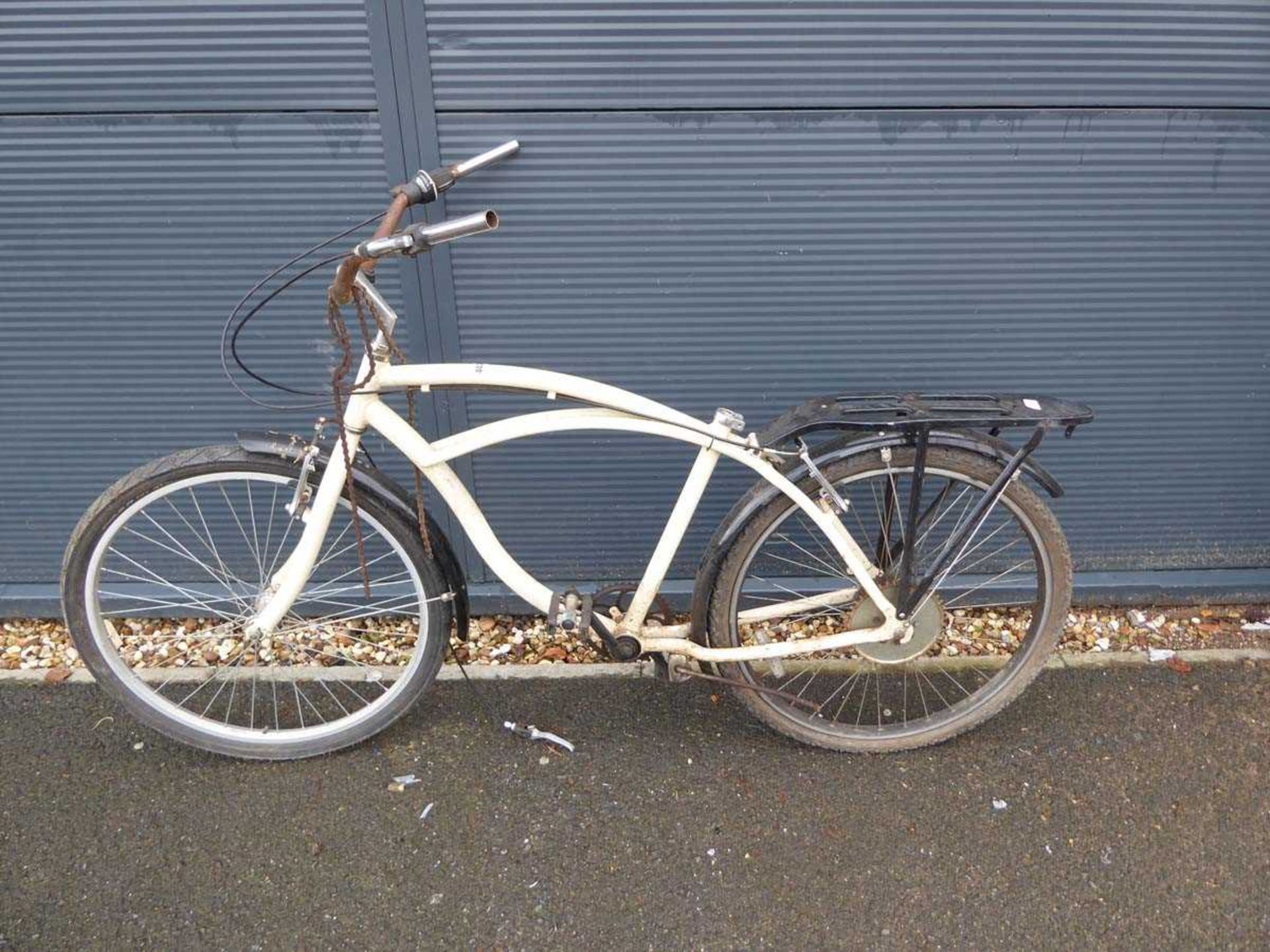 Cream bike with cow horn handlebars, as found - no saddle and broken chain