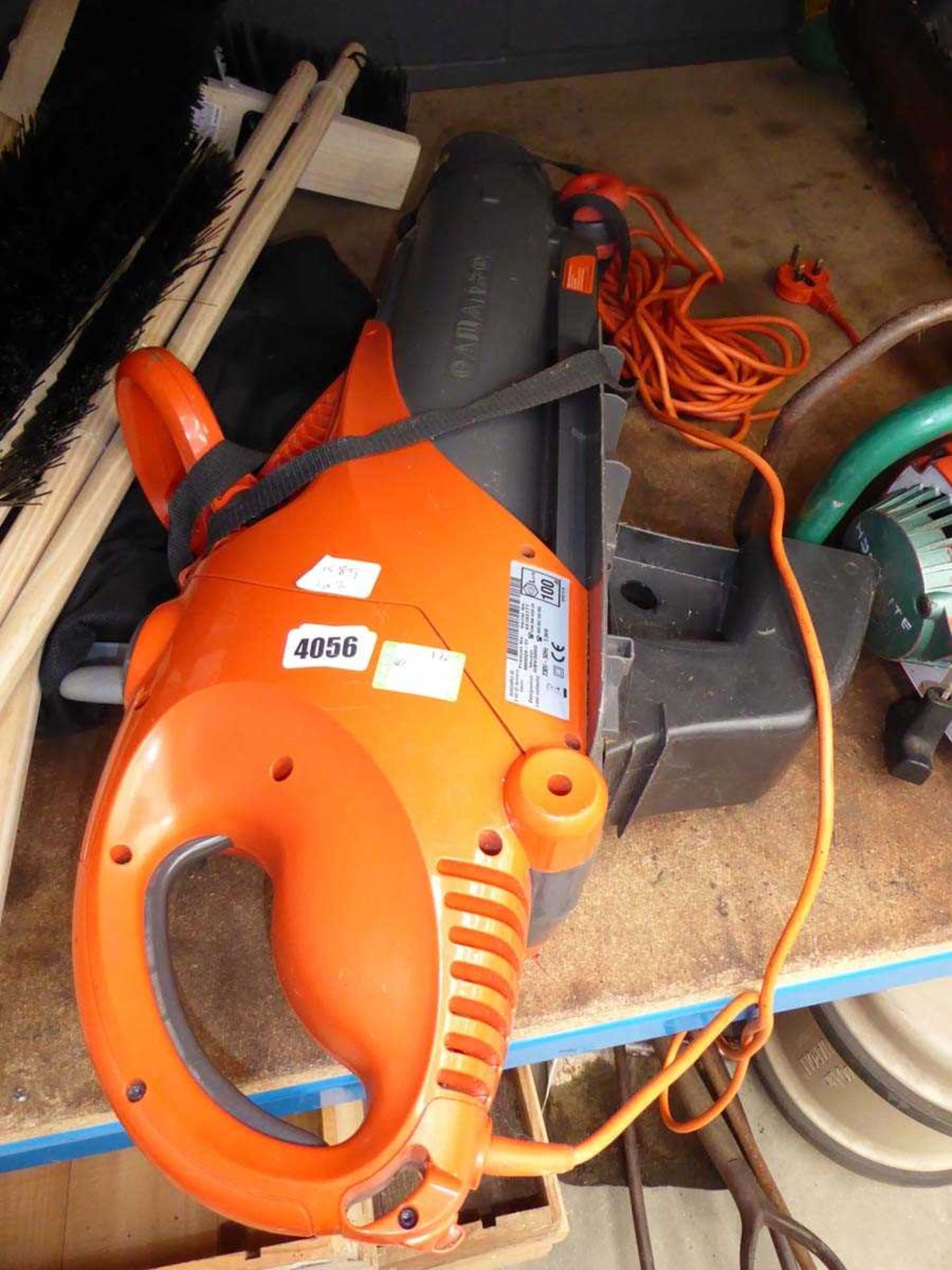 240V Flymo garden blow vac