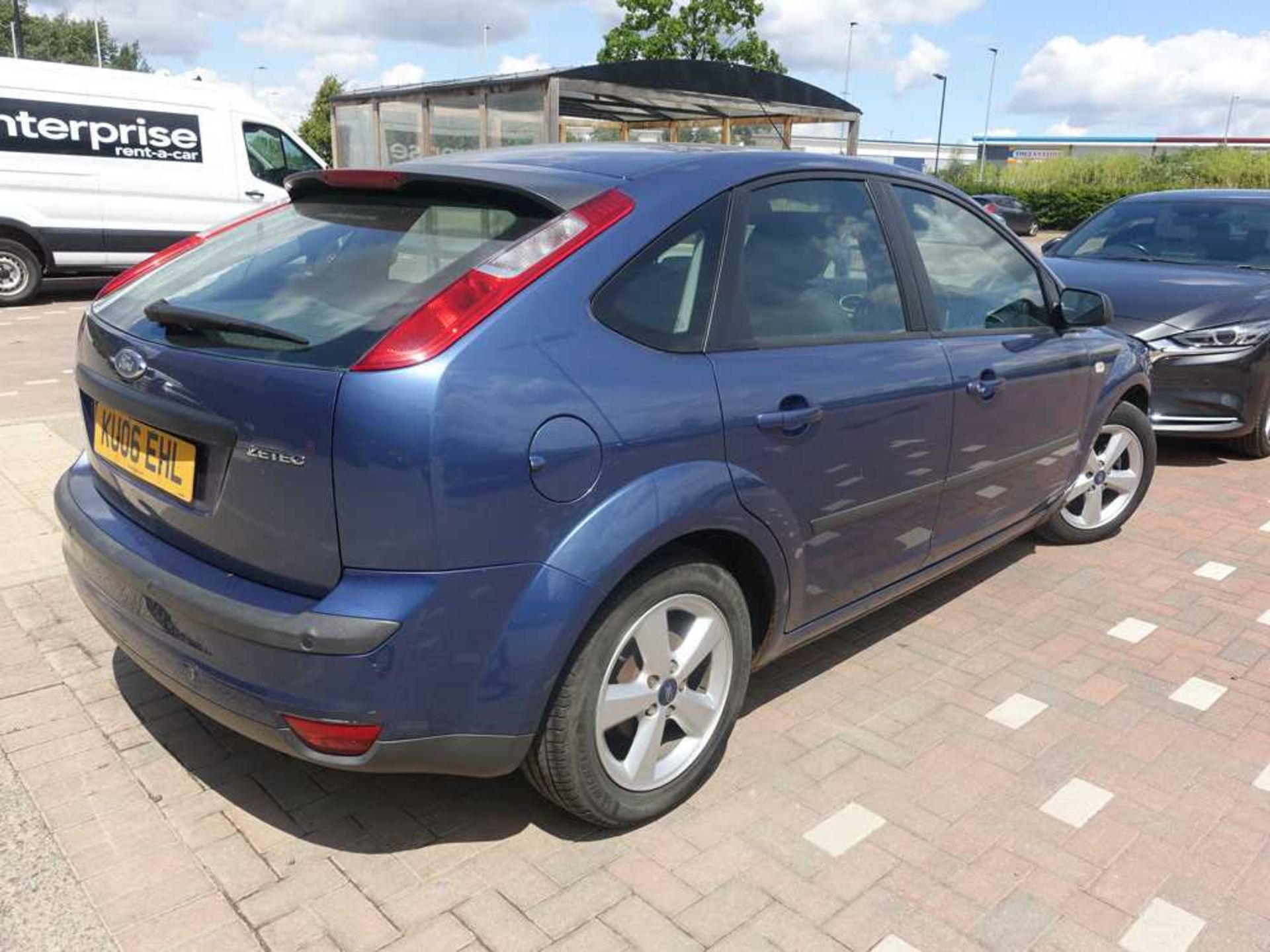 (2006) Ford Focus Zetec Climate in blue, first registered 20.06.2006, registration plate KU06 EHL, 5 - Image 4 of 11