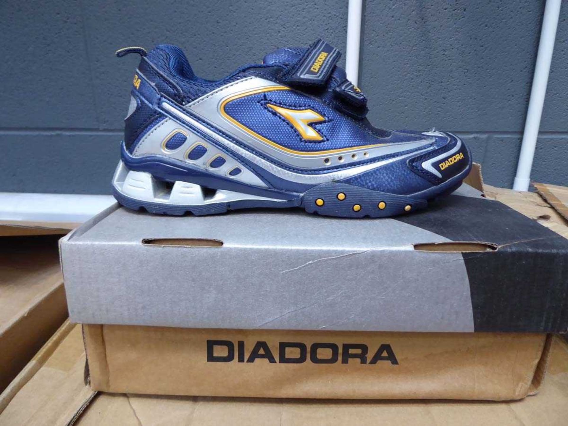 Box of children's Diadora shoes - Image 2 of 2
